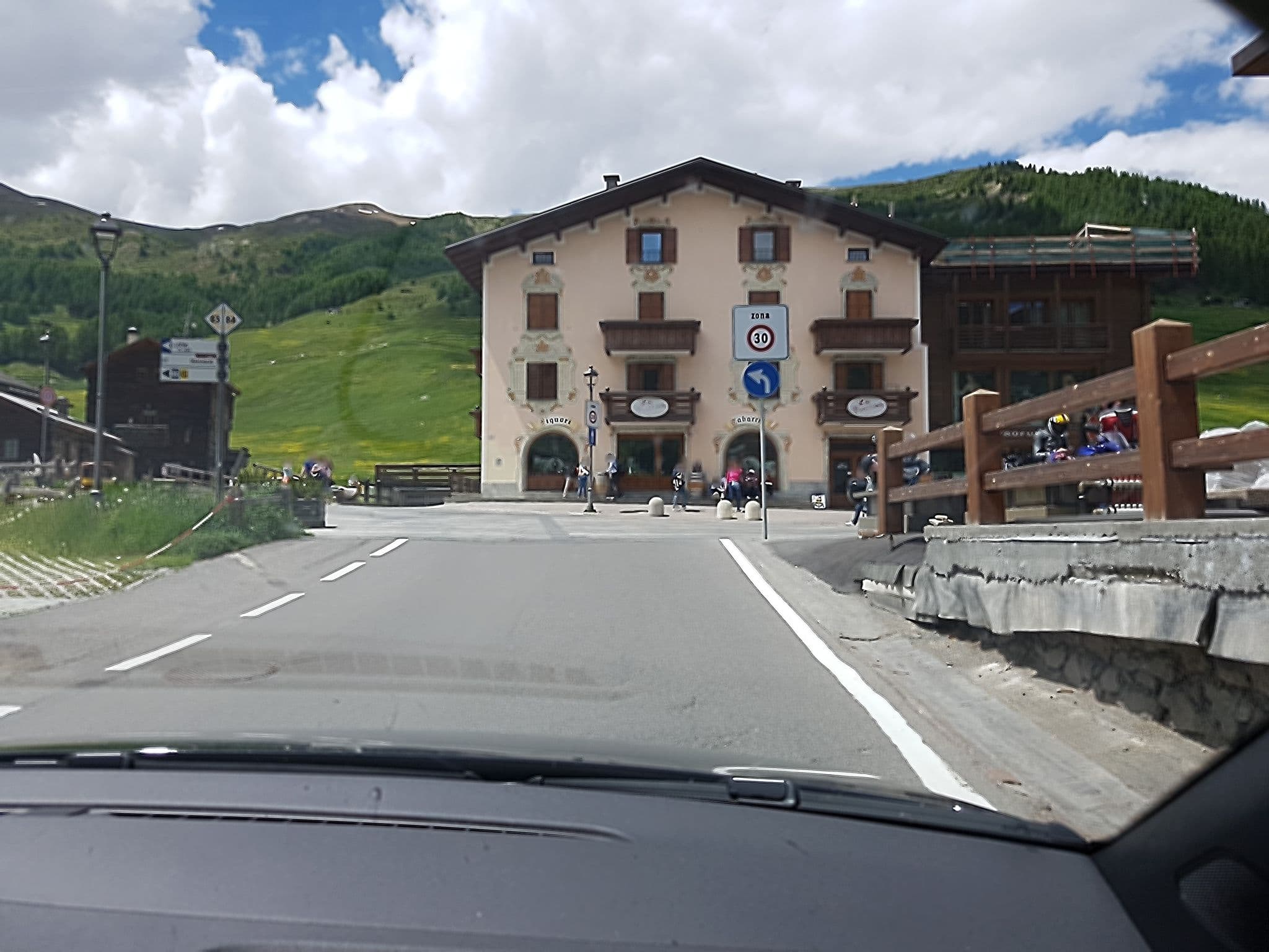 Street view near B&B King, Livigno — © axe (CC BY-SA · Mapillary)