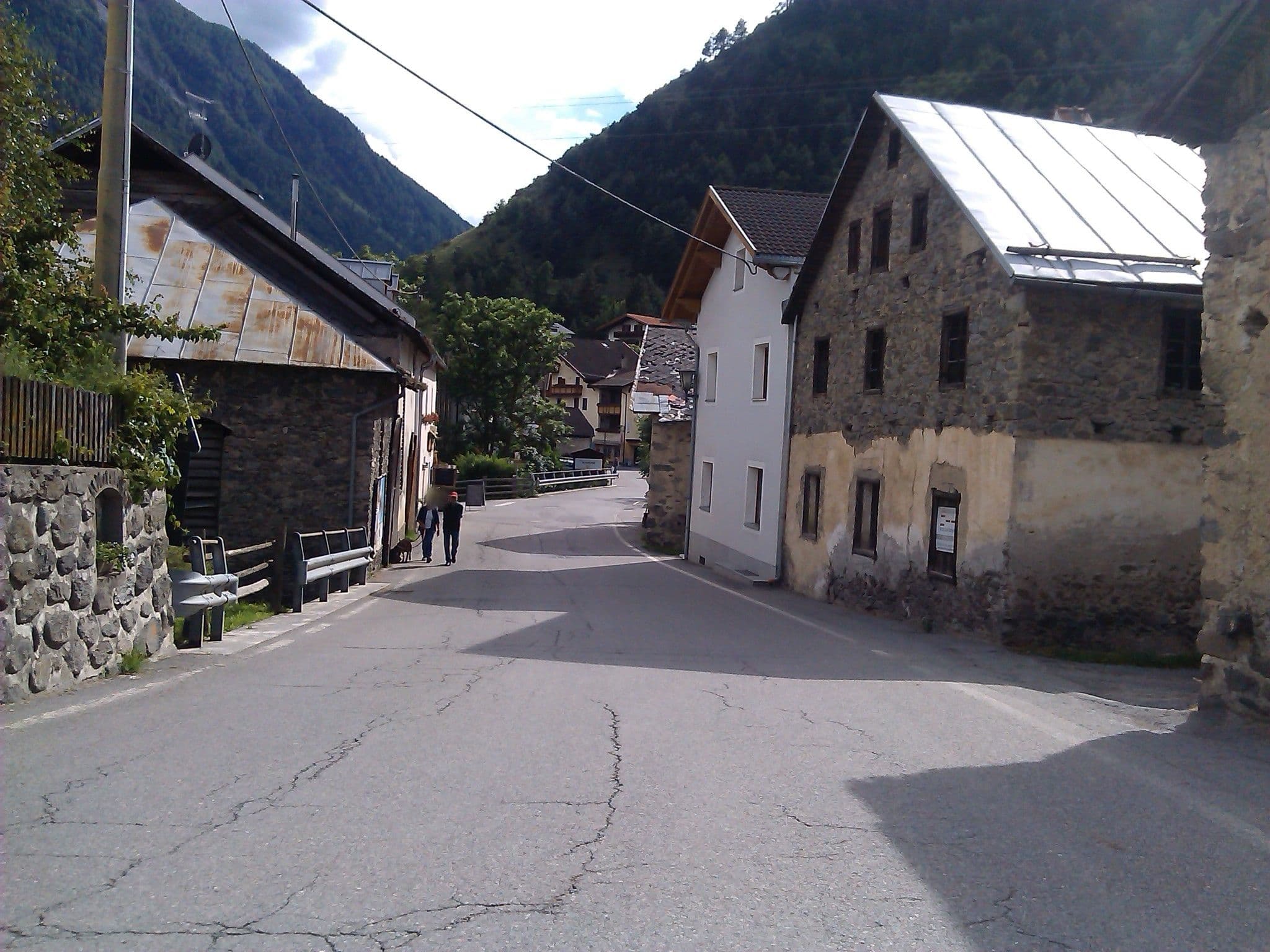Street view near Agro Pobitzer, Malles Venosta — © changchun1 (CC BY-SA · Mapillary)