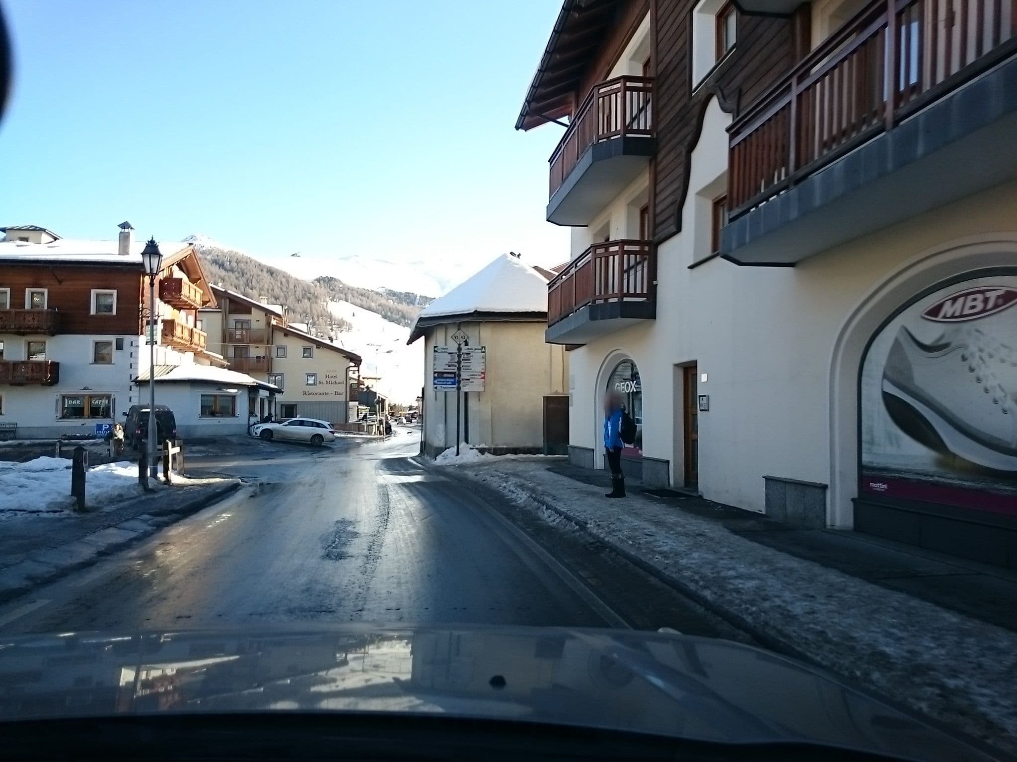 Street view near Camana Veglia, Livigno — © voschix (CC BY-SA · Mapillary)
