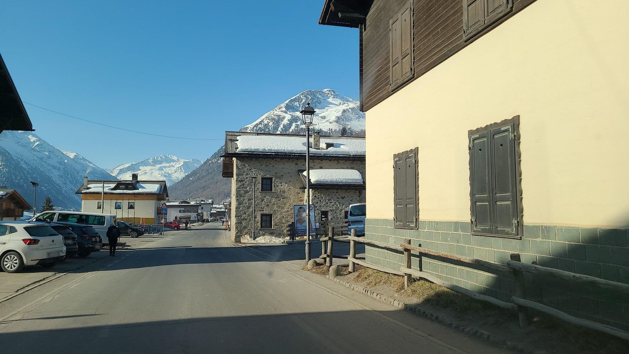 Street view near Baita Stella Alpina, Livigno — © chrisbeddow (CC BY-SA · Mapillary)
