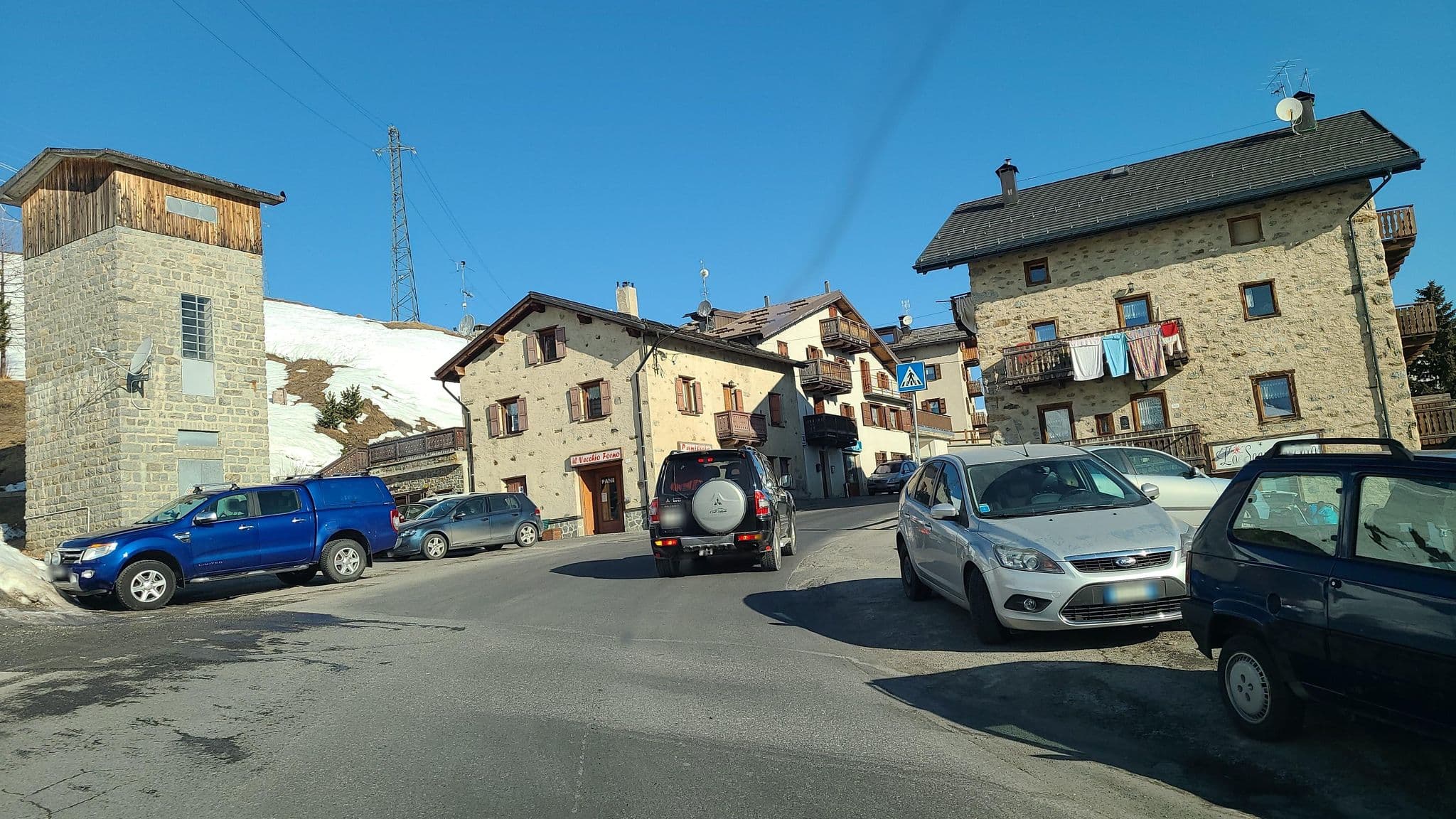 Street view near Casa da Claudia, Livigno — © chrisbeddow (CC BY-SA · Mapillary)