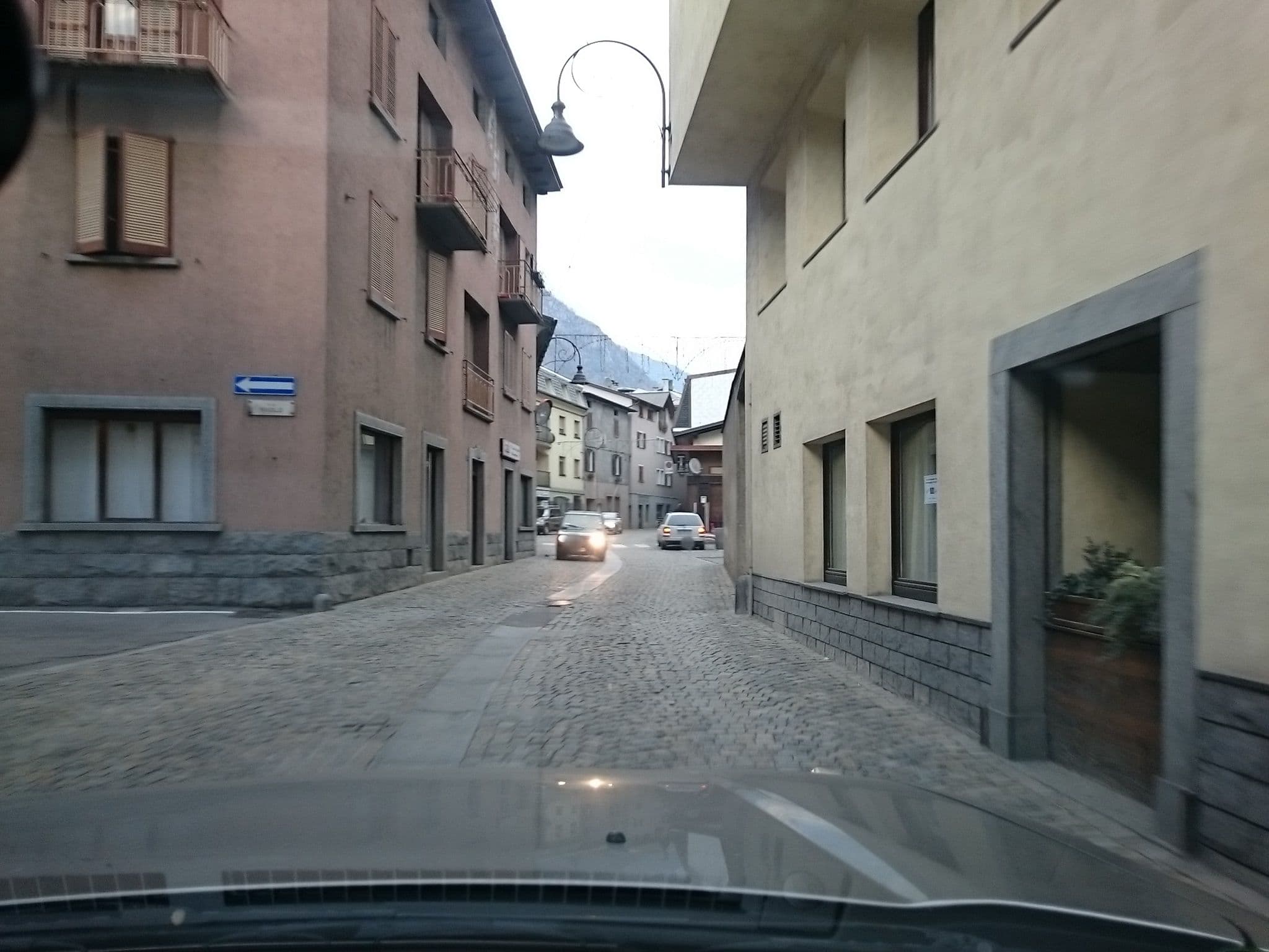 Street view near Hotel Sassella Grosio, Grosio — © voschix (CC BY-SA · Mapillary)