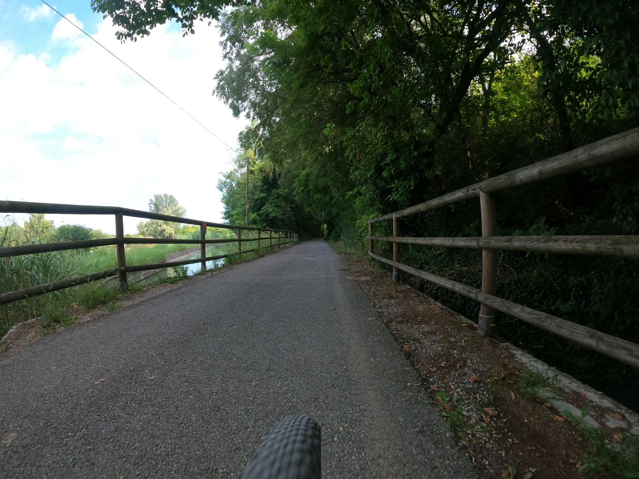 Street view near Valledium, Valeggio sul Mincio — © plexi32 (CC BY-SA · Mapillary)