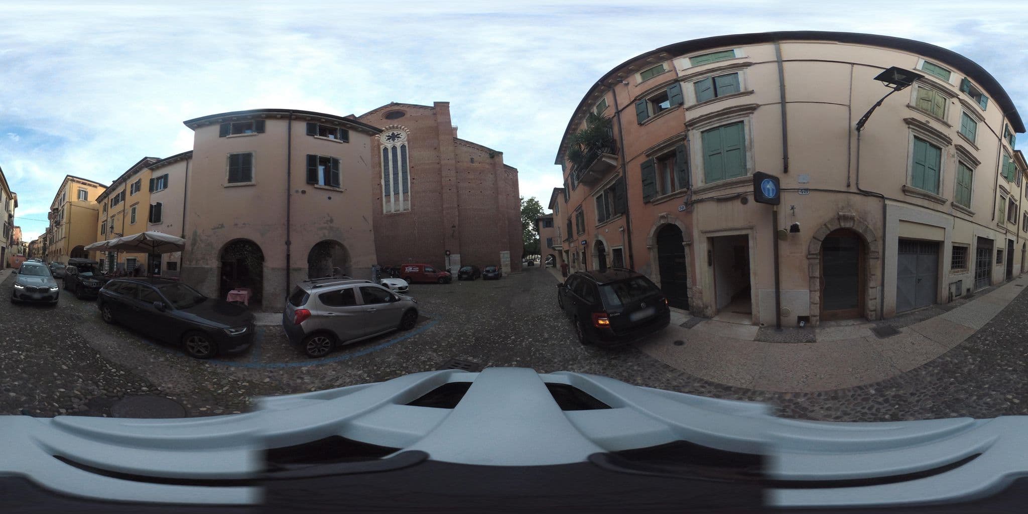 Street view near Ponte Postumio, Verona — © giubar (CC BY-SA · Mapillary)