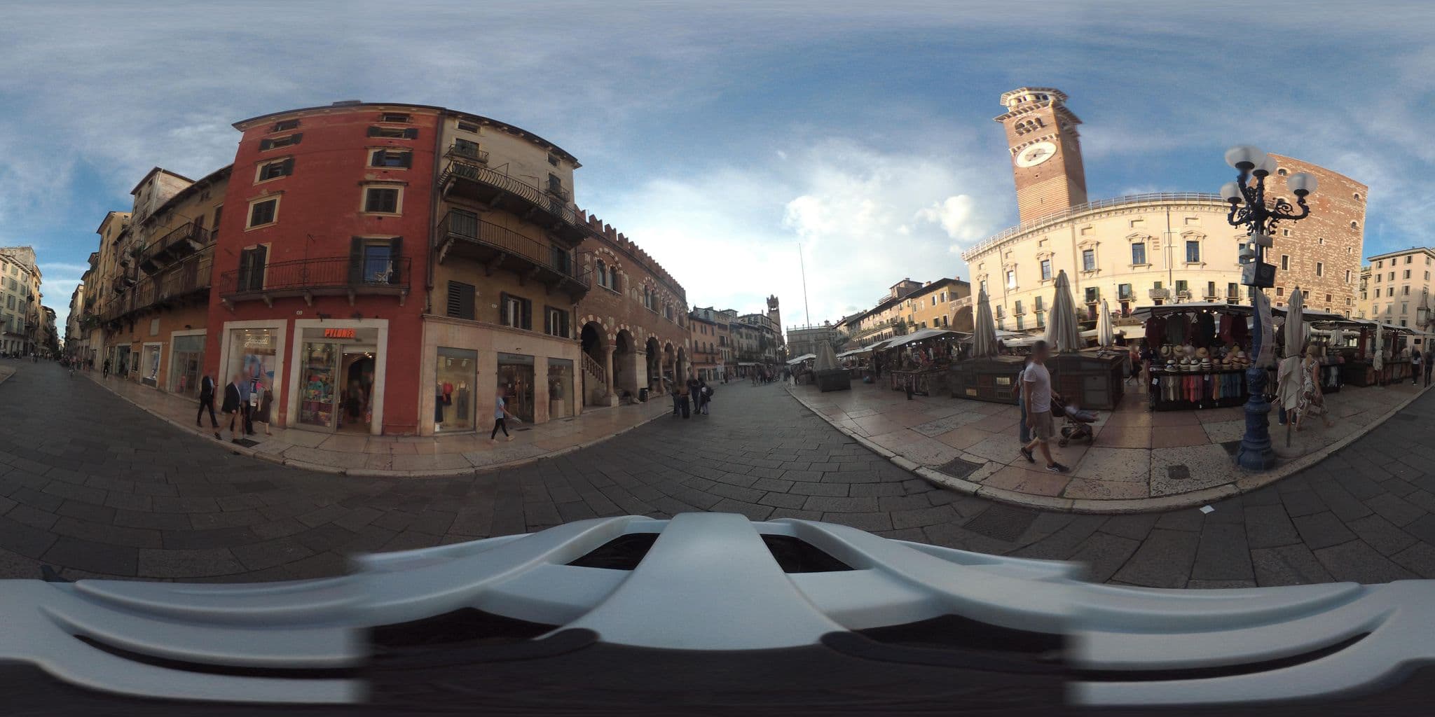 Street view near Aurelia Luxury Apartments, Verona — © giubar (CC BY-SA · Mapillary)
