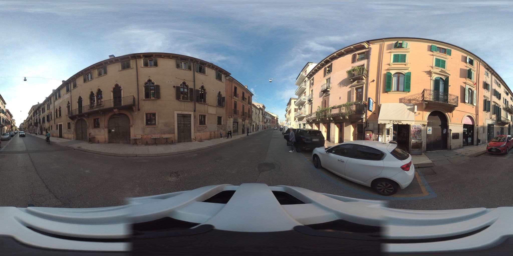 Street view near Little Verona, Verona — © giubar (CC BY-SA · Mapillary)
