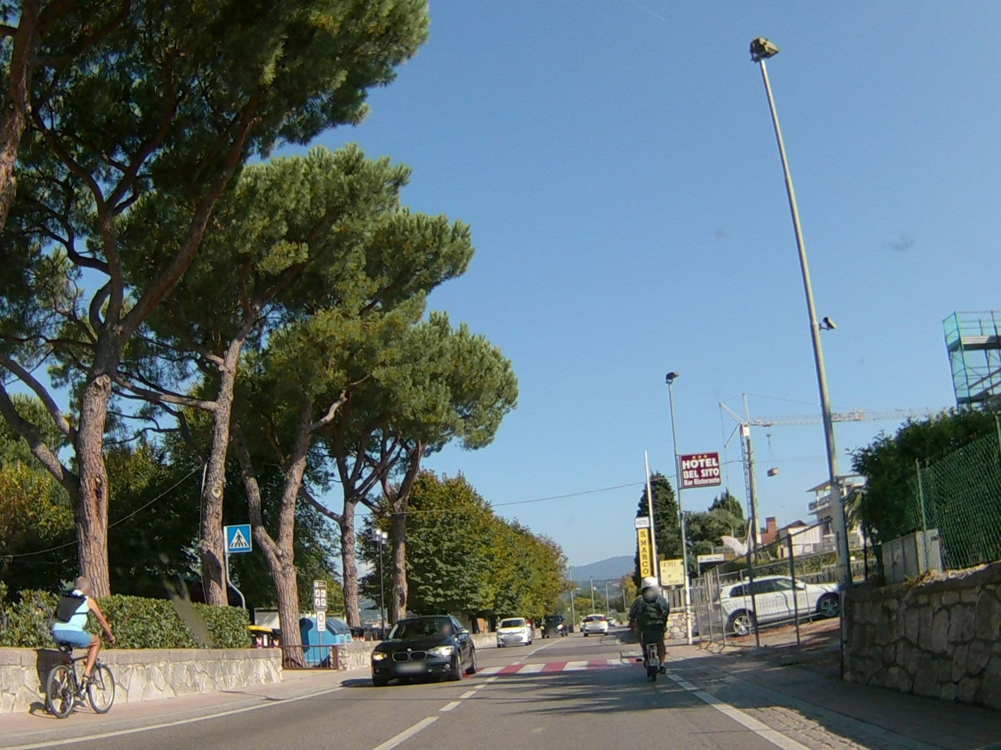 Street view near Hotel Bel Sito Bardolino, Bardolino — © endszbrxns (CC BY-SA · Mapillary)
