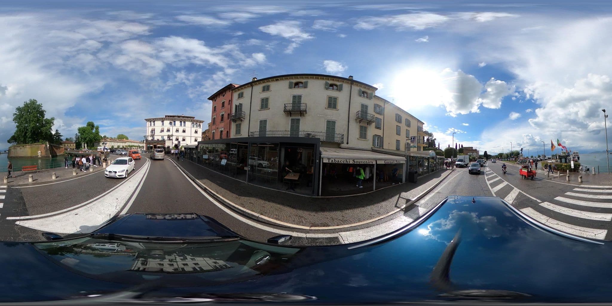Street view near Casa Girardi, Peschiera del Garda — © borovac (CC BY-SA · Mapillary)