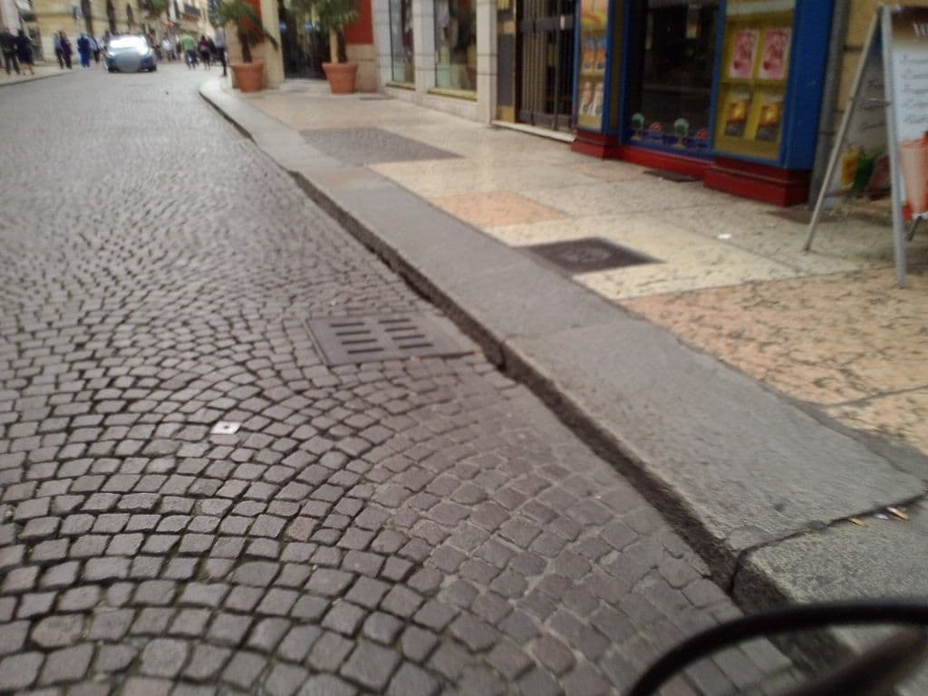 Street view near Appartamento Art & Music2, Verona — © vrmap (CC BY-SA · Mapillary)