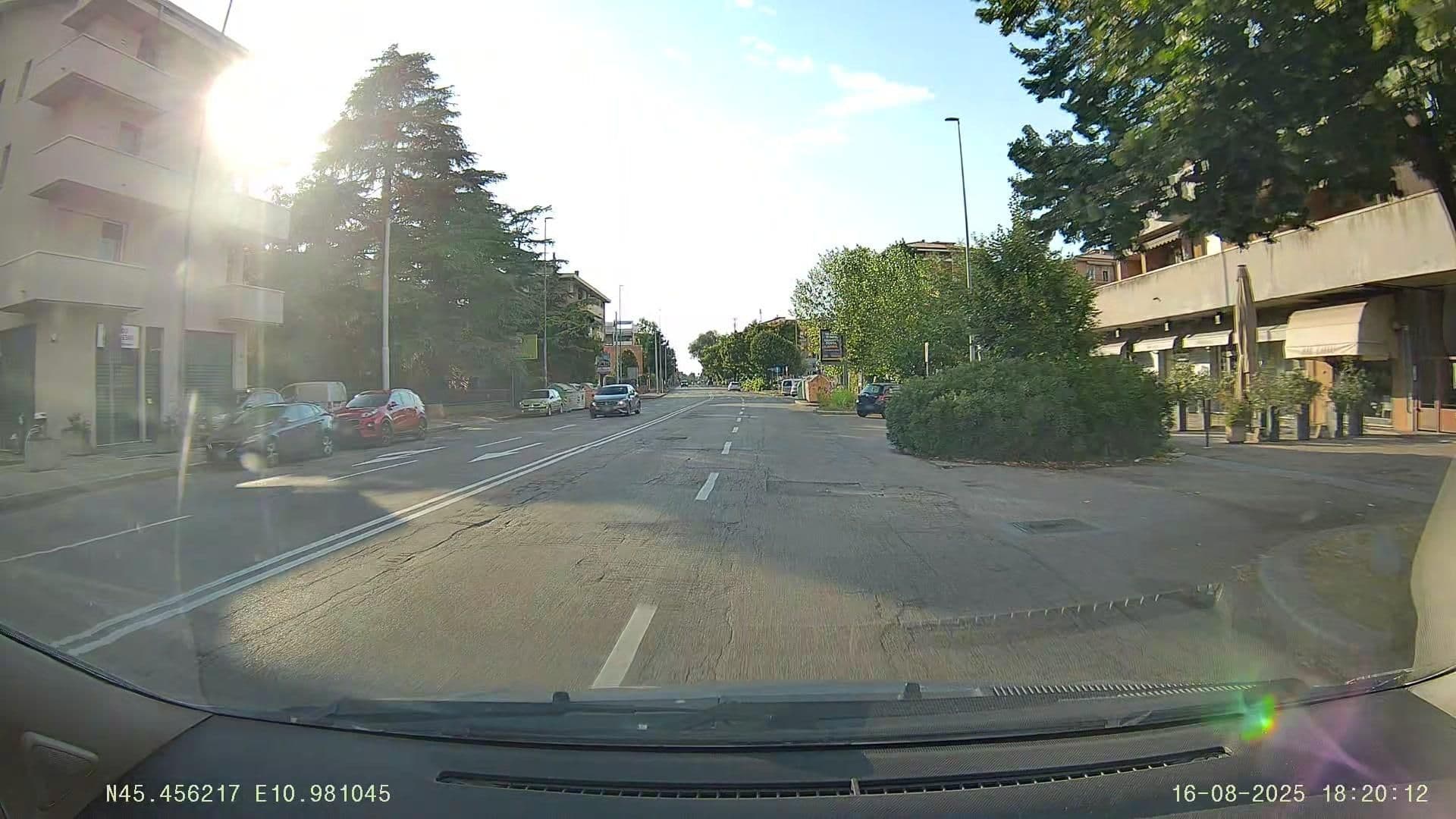Street view near Appartamenti Verona, Verona — © Jacopo86 (CC BY-SA · Mapillary)