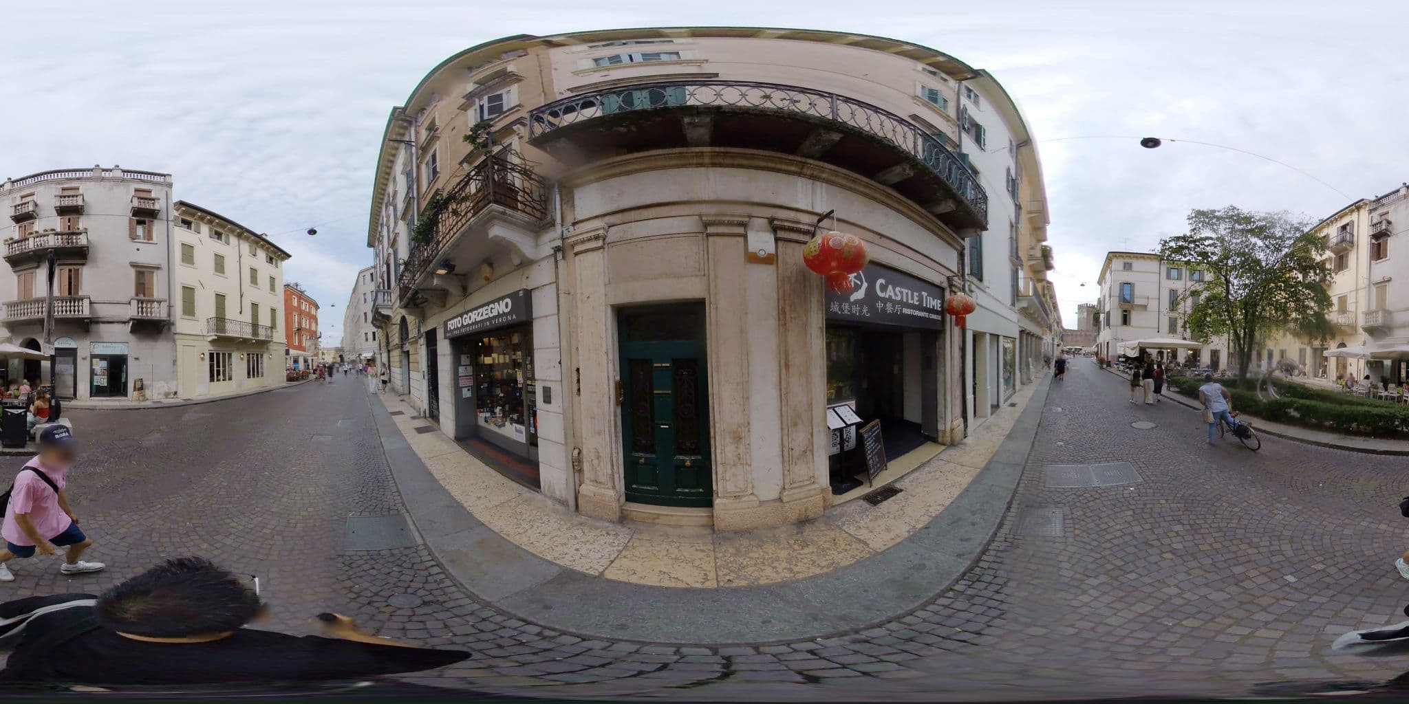 Street view near Grand Relais The Gentlemen Of Verona, Verona — © mapconcierge (CC BY-SA · Mapillary)