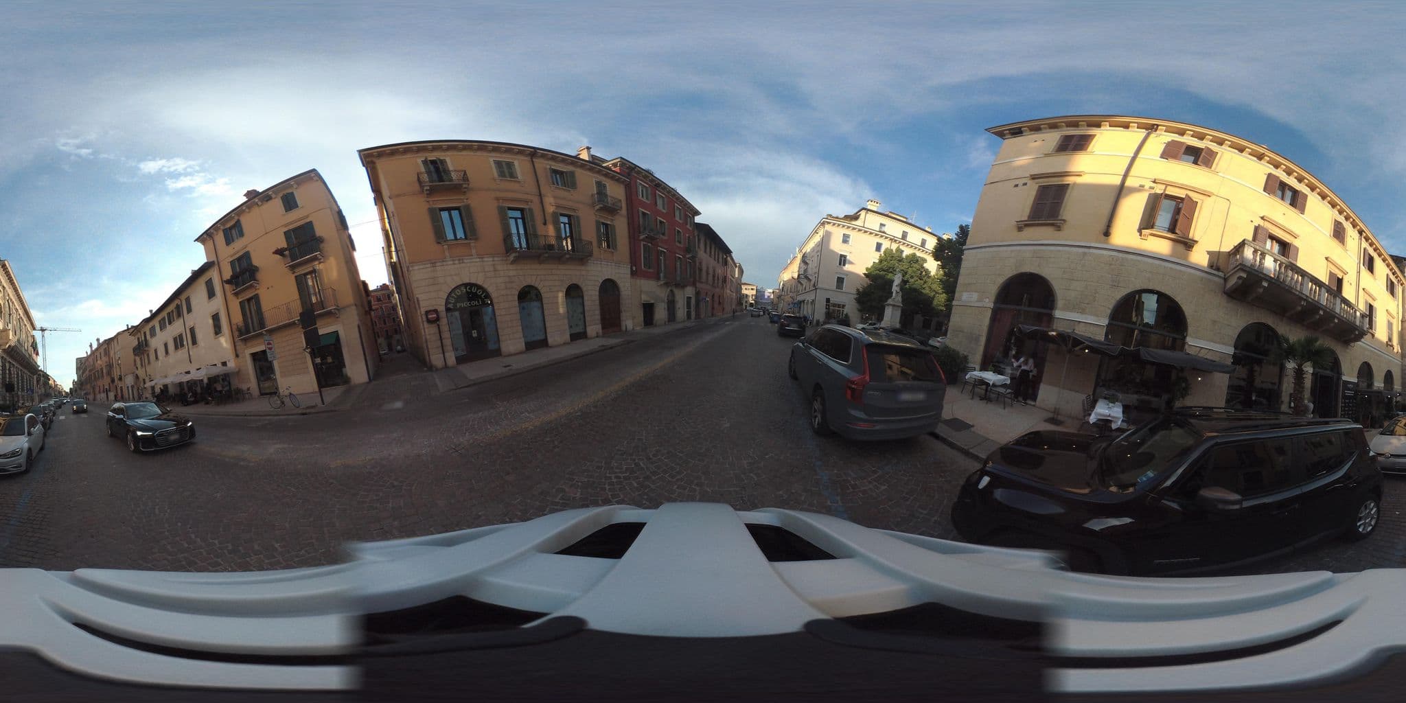 Street view near B&B Conte Cavour, Verona — © giubar (CC BY-SA · Mapillary)