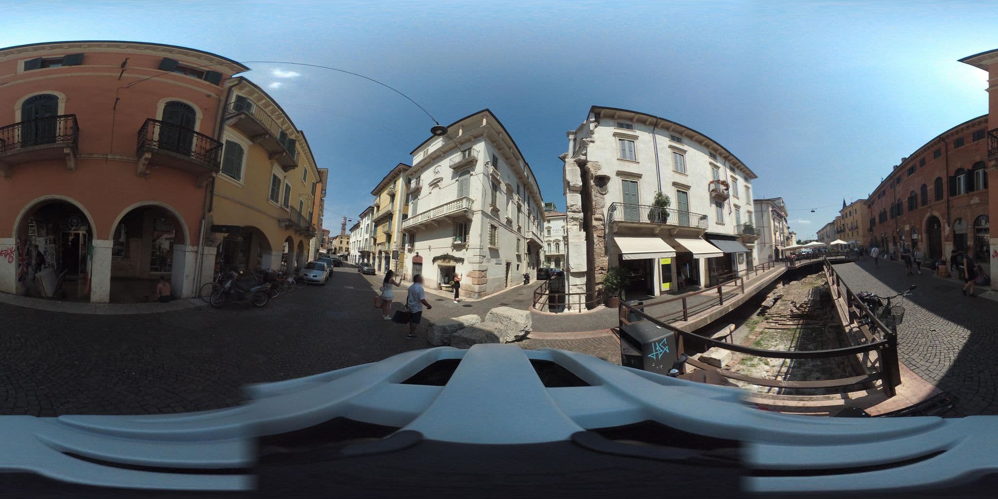 Street view near Marconi Rooms – Porta Leoni, Verona — © giubar (CC BY-SA · Mapillary)