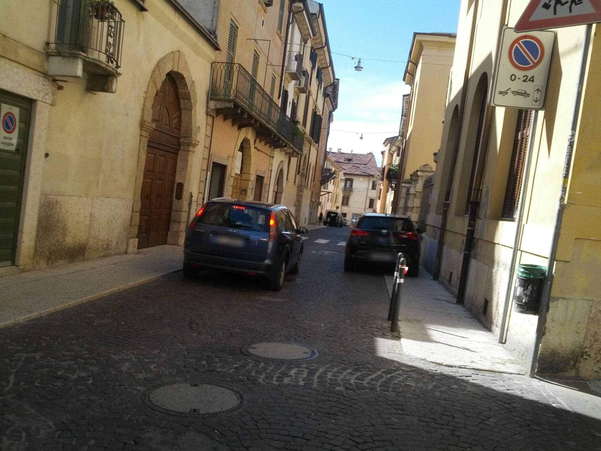 Street view near Verona White Lodge, Verona — © zerrossetto (CC BY-SA · Mapillary)