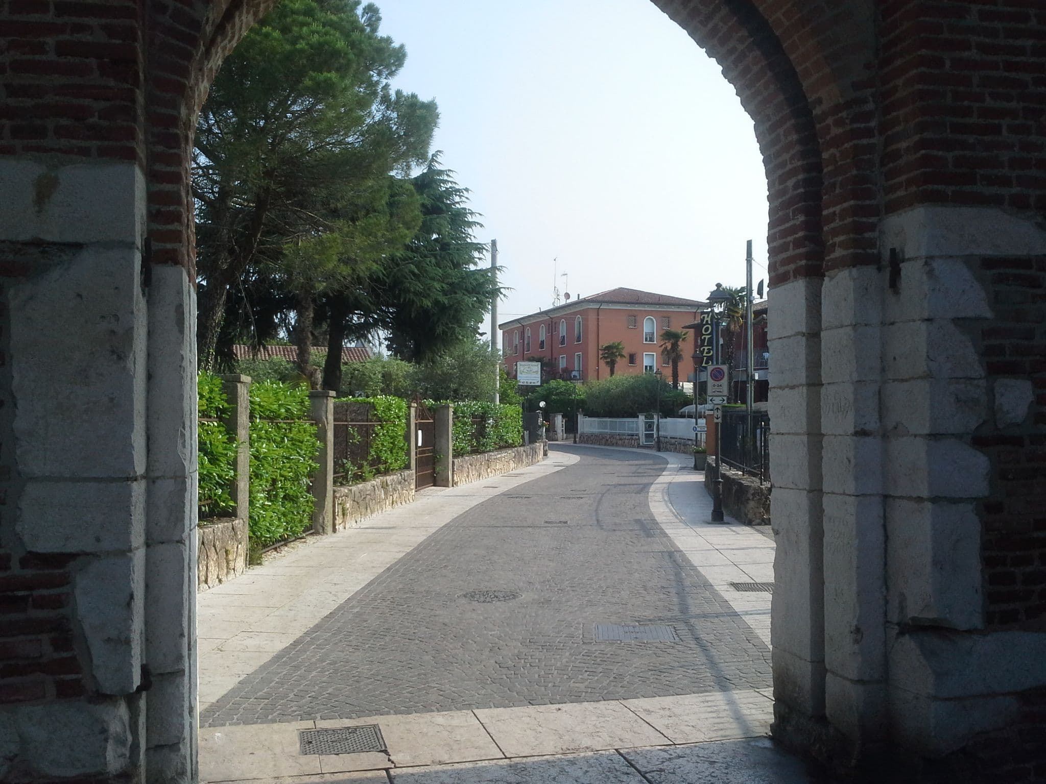 Street view near Pachera Giuseppe, Lazise — © rausk (CC BY-SA · Mapillary)