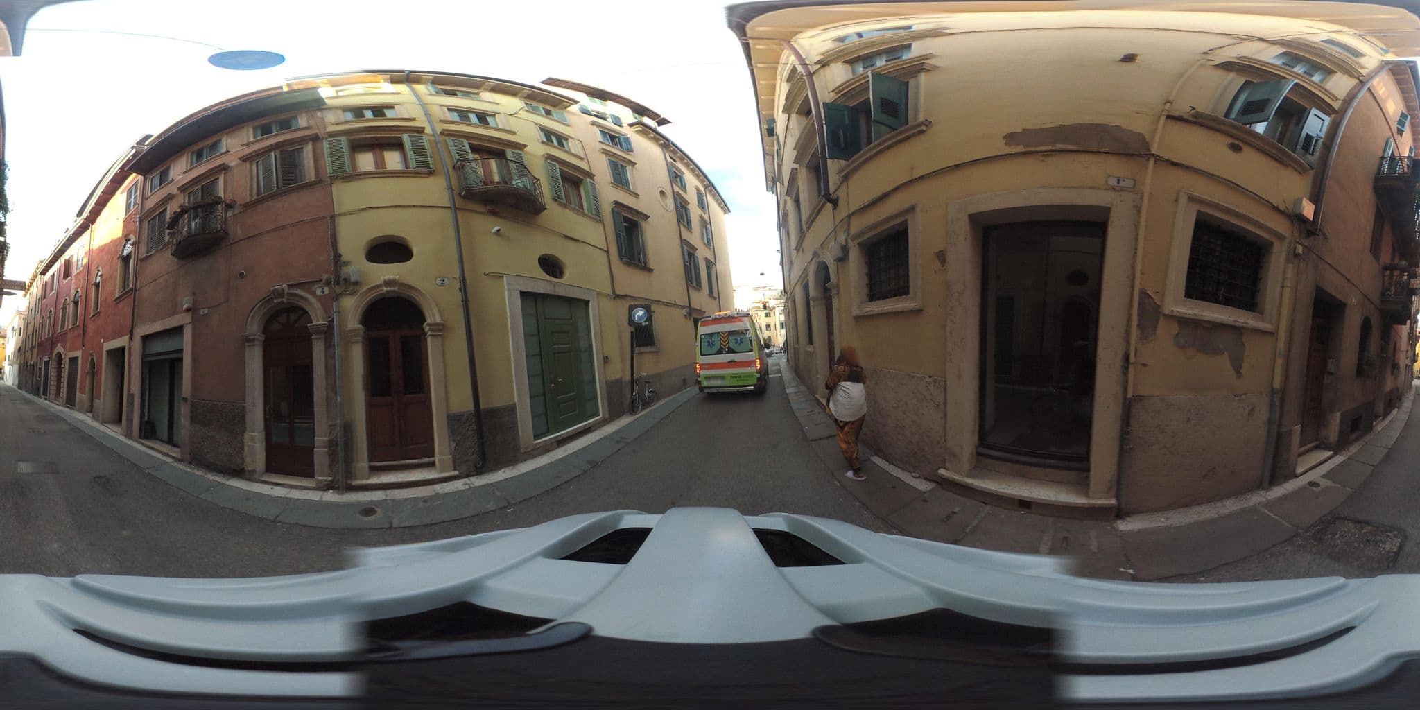 Street view near Bed and Breakfast Agli Scaligeri, Verona — © giubar (CC BY-SA · Mapillary)