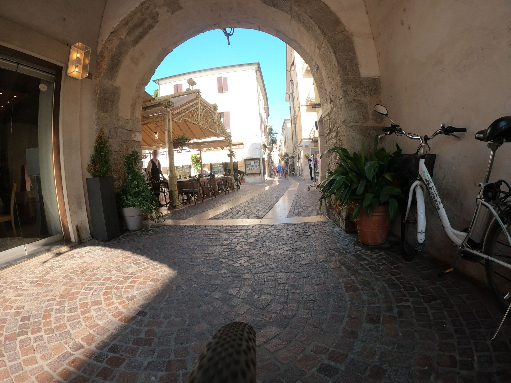 Street view near Rambaldi Apartments Building nr 7 without terrace, Bardolino — © plexi32 (CC BY-SA · Mapillary)