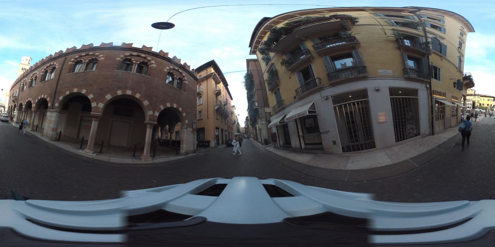 Street view near Bed and Breakfast Piazza Erbe, Verona — © giubar (CC BY-SA · Mapillary)