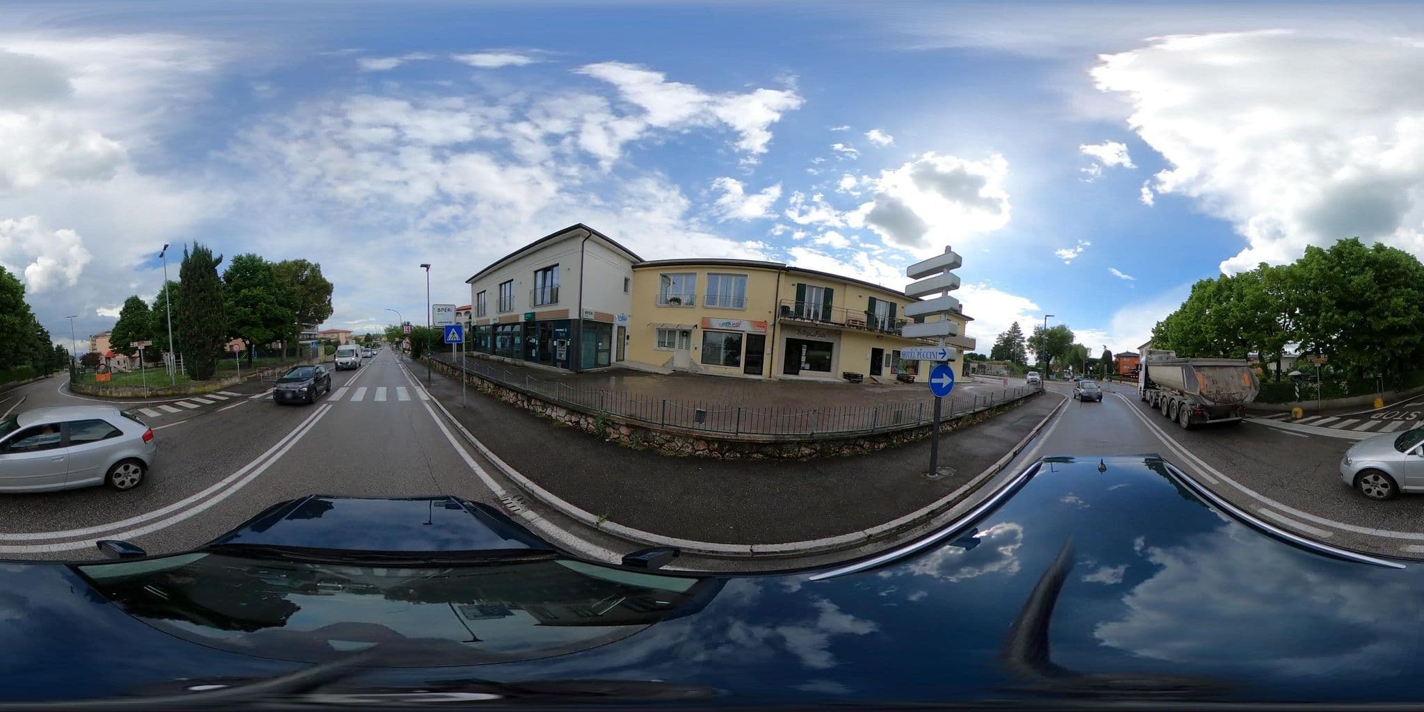 Street view near Appartamento sul Lago, Peschiera del Garda — © borovac (CC BY-SA · Mapillary)