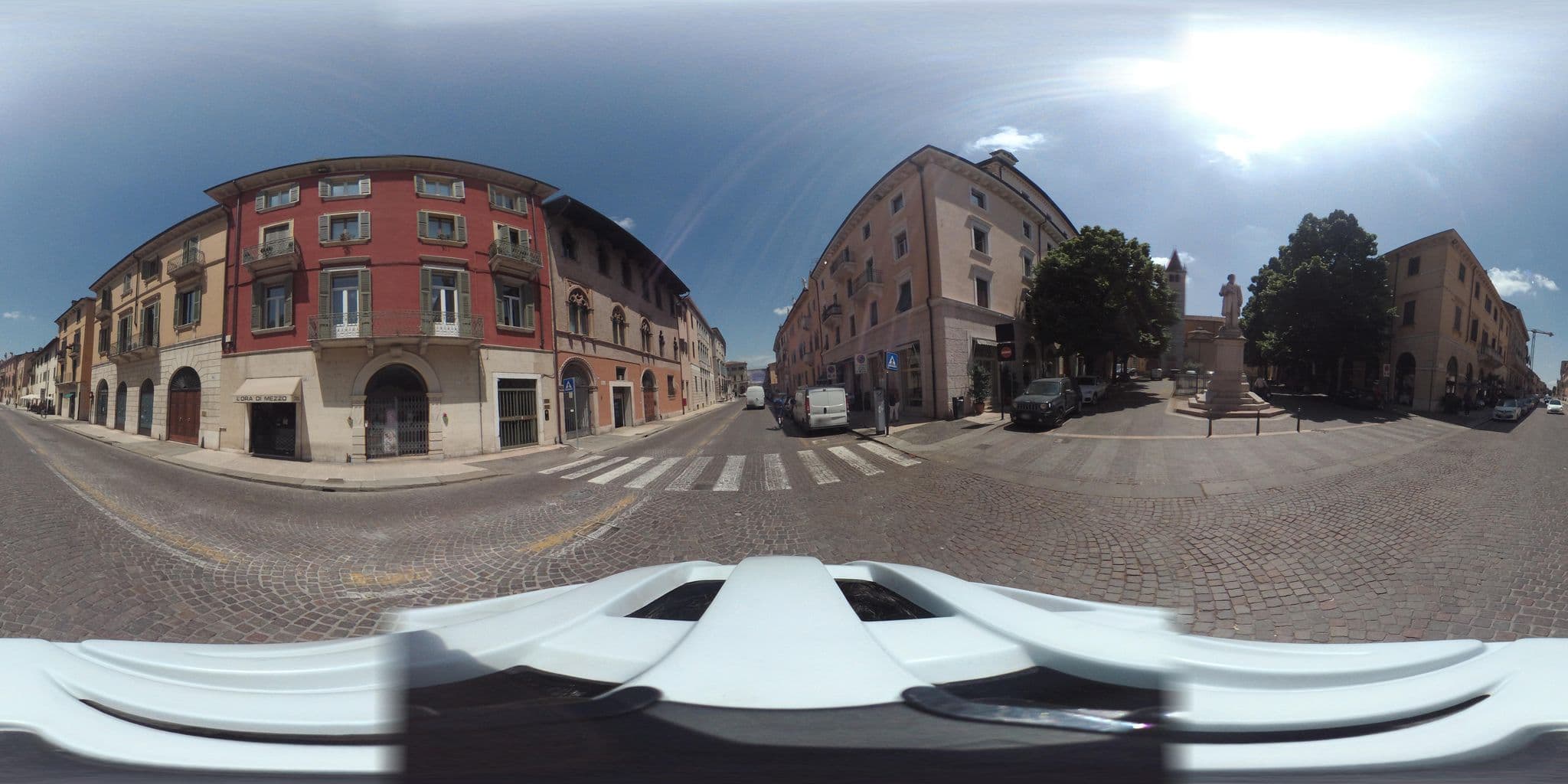 Street view near Suite Dreams in Verona, Verona — © giubar (CC BY-SA · Mapillary)