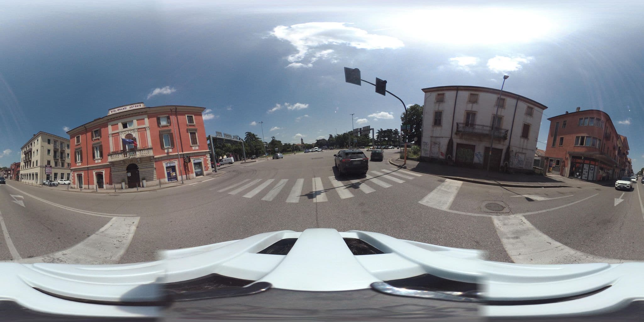 Street view near Relais Cheri, Verona — © giubar (CC BY-SA · Mapillary)