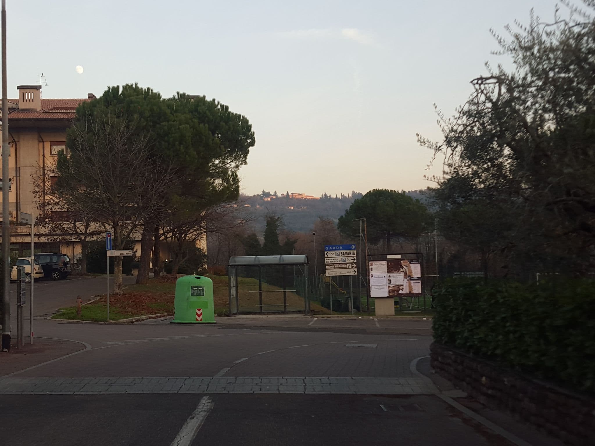 Street view near Ristorante La Lanterna Bed & Breakfast, Garda — © lucamenini (CC BY-SA · Mapillary)