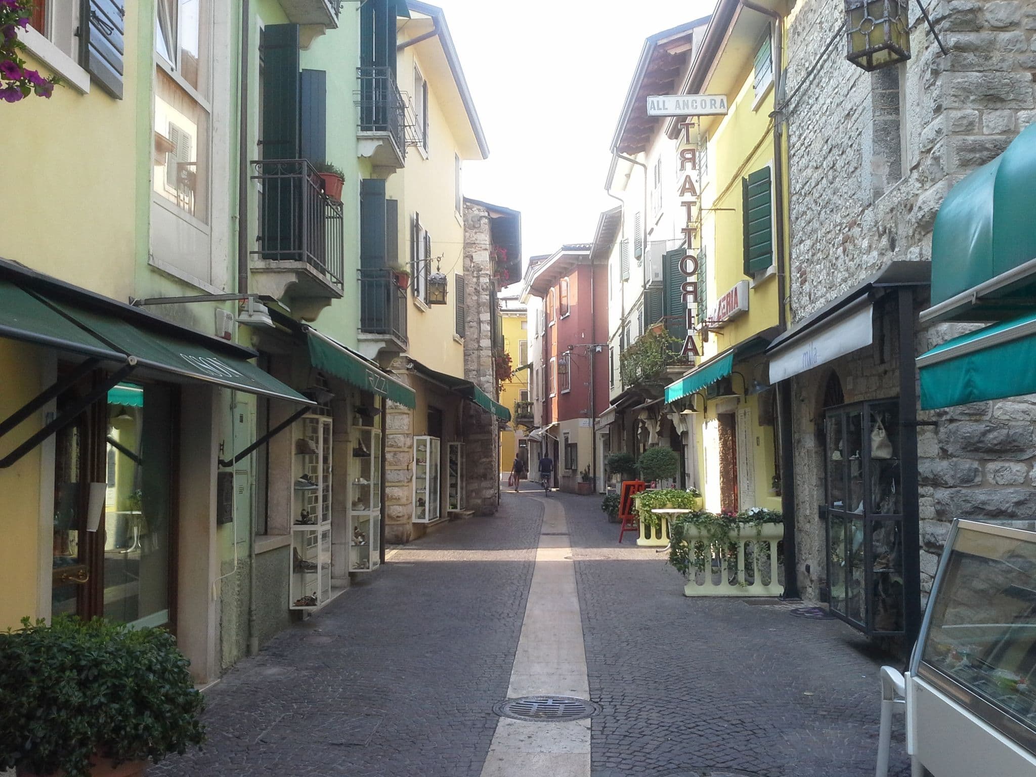 Street view near Appartamento al Castello, Lazise — © rausk (CC BY-SA · Mapillary)
