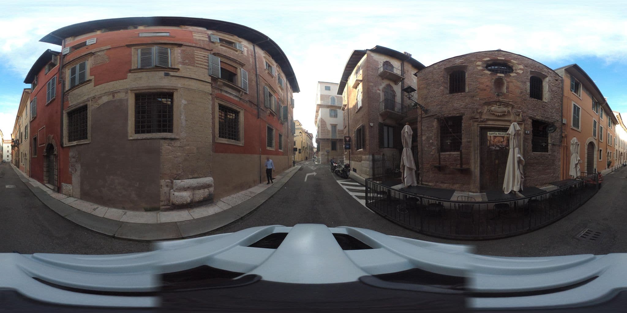 Street view near Apple Suite Bed & Breakfast, Verona — © giubar (CC BY-SA · Mapillary)