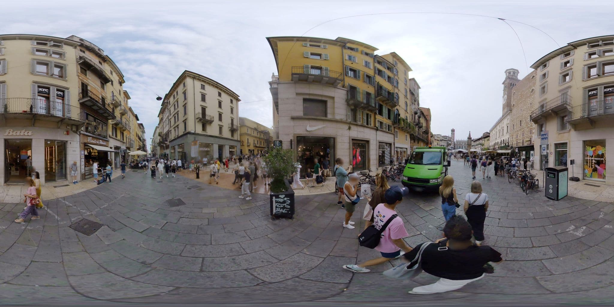 Street view near CasaColoniale Bed&Breakfast, Verona — © mapconcierge (CC BY-SA · Mapillary)