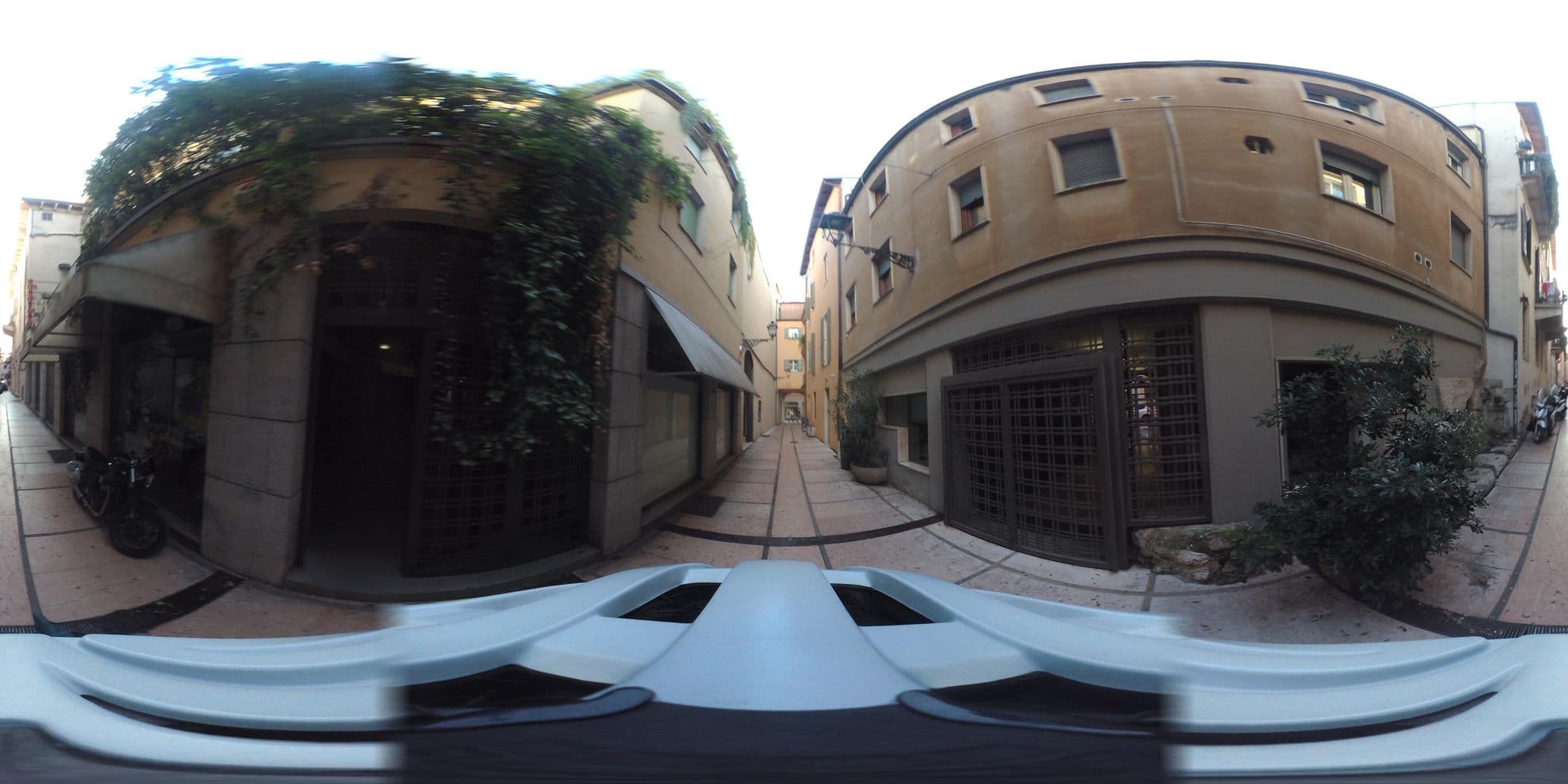 Street view near Viva Verona Rooms, Verona — © giubar (CC BY-SA · Mapillary)