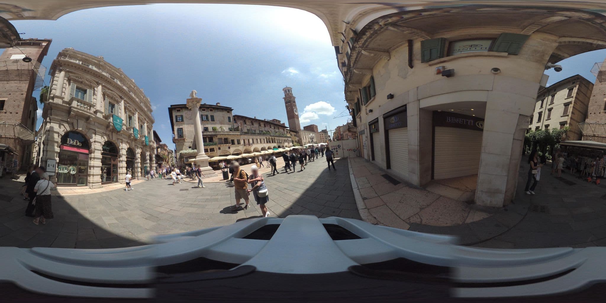 Street view near B&B Bijoux, Verona — © giubar (CC BY-SA · Mapillary)