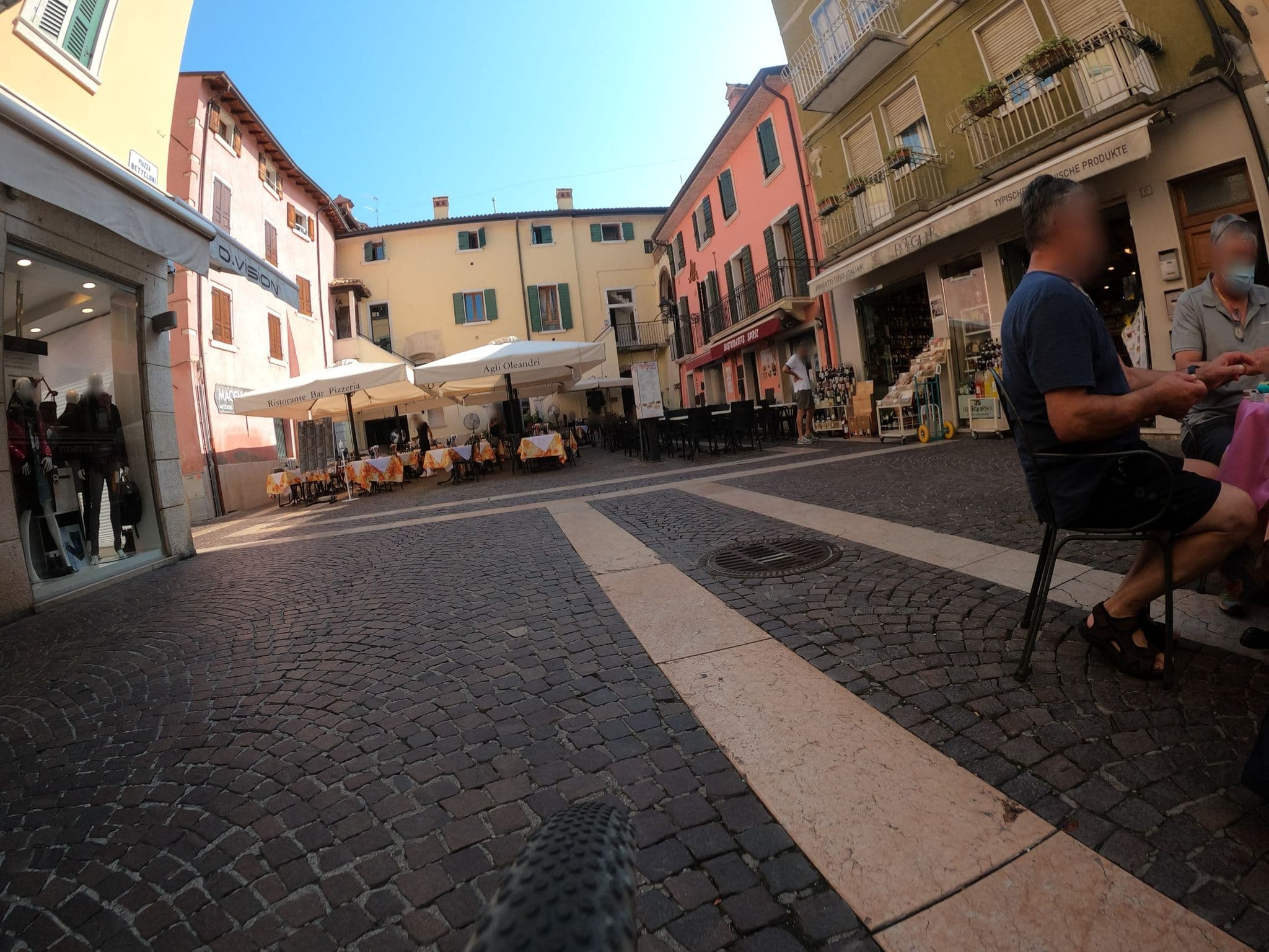 Street view near Alys & Kate Apartments e Residence, Bardolino — © plexi32 (CC BY-SA · Mapillary)