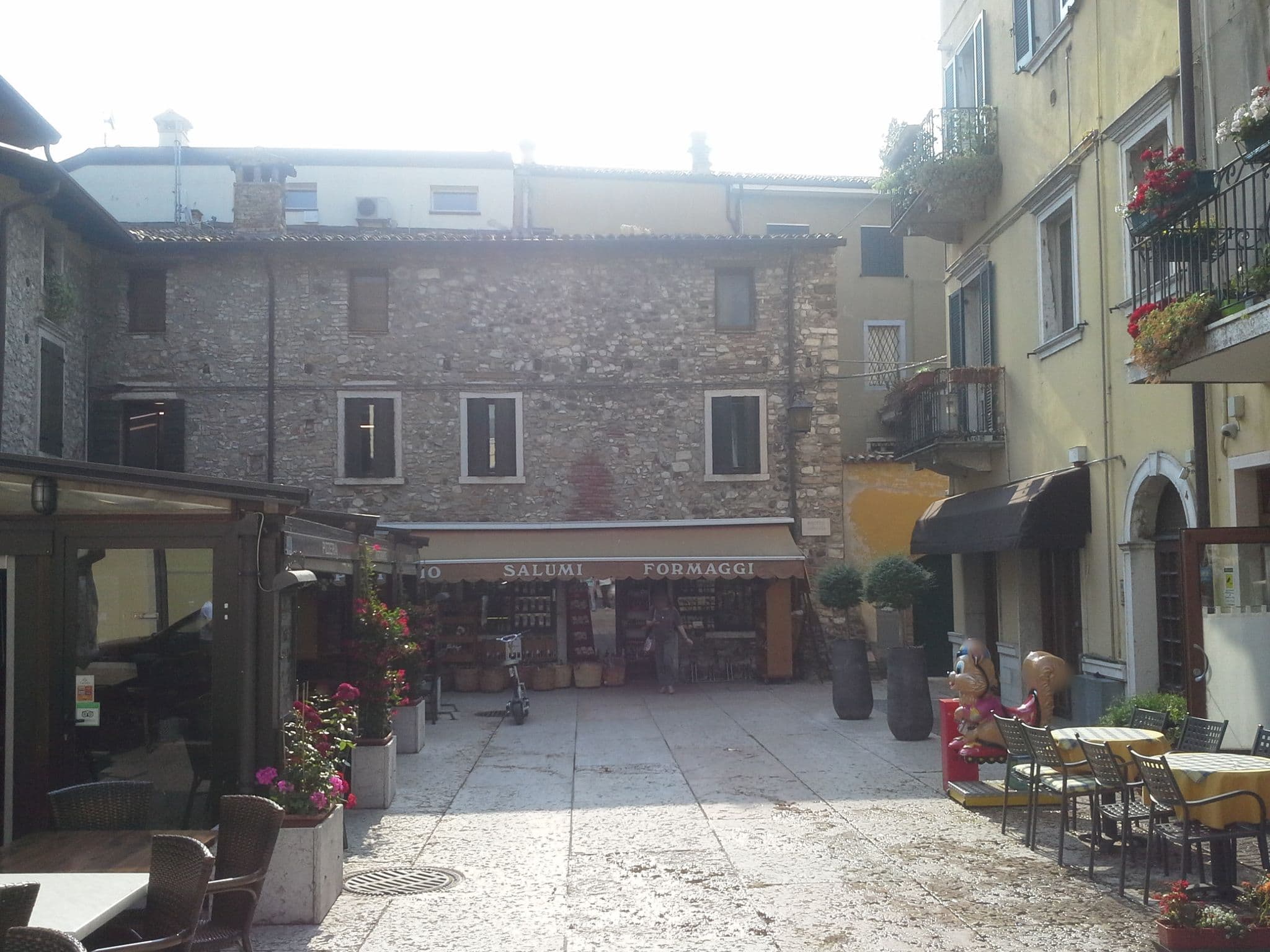 Street view near Giambenini Enzo, Lazise — © rausk (CC BY-SA · Mapillary)