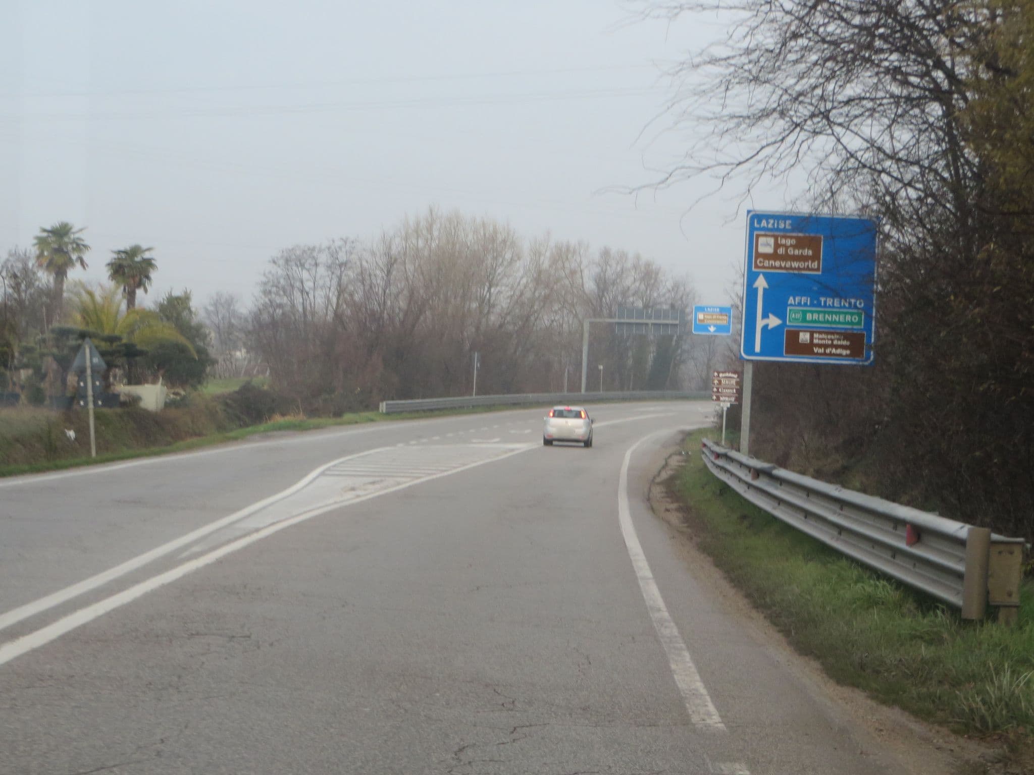 Street view near Hotel Verona Lago, Pastrengo — © lary_fede (CC BY-SA · Mapillary)