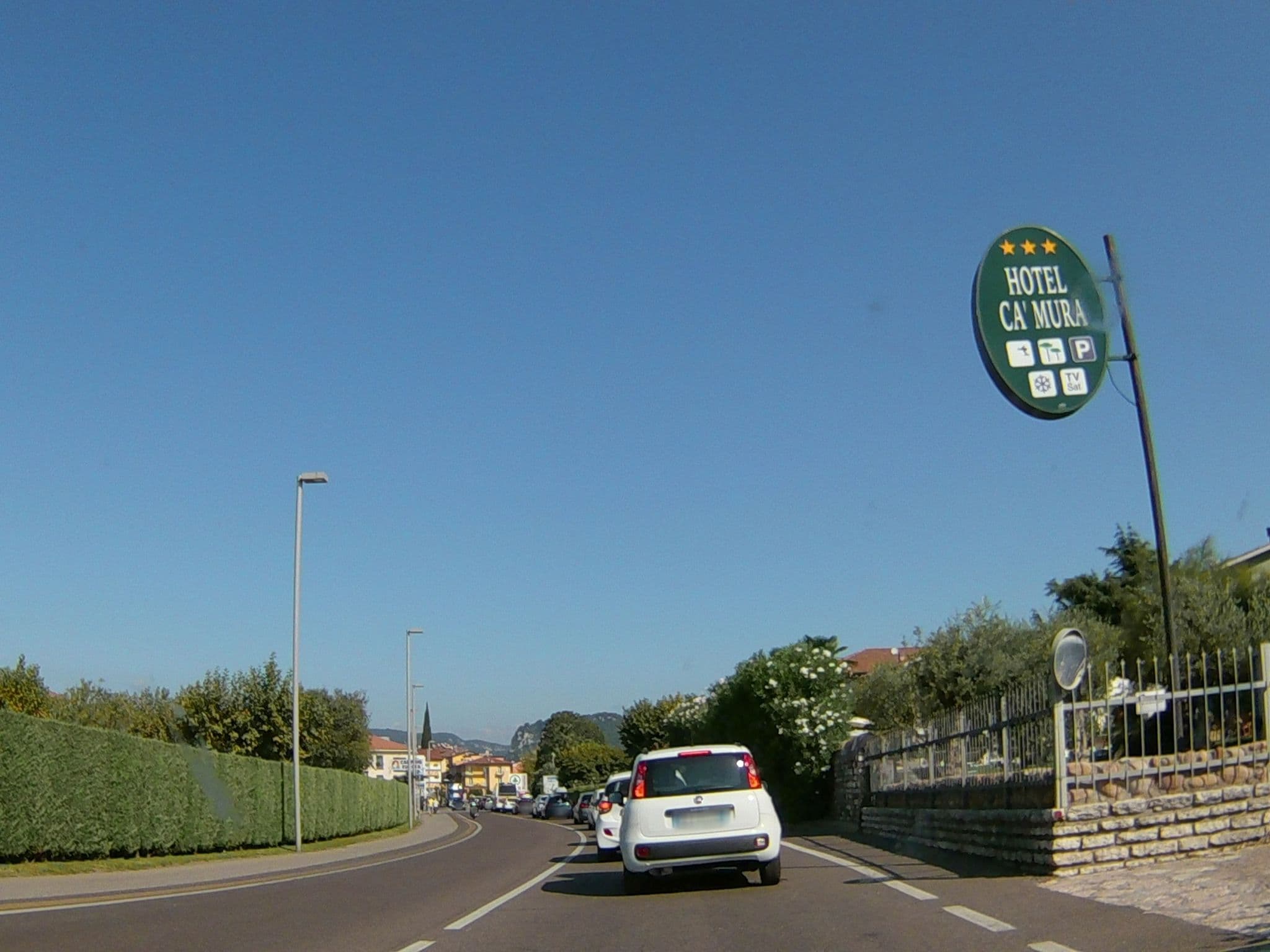 Street view near Hotel Ca' Mura, Bardolino — © endszbrxns (CC BY-SA · Mapillary)