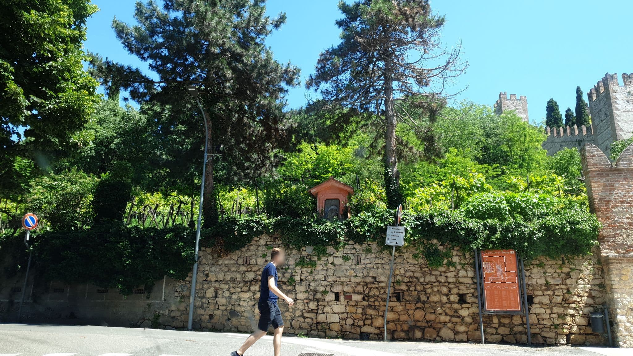 Street view near Porta Aquila 33, Soave — © jopparn (CC BY-SA · Mapillary)