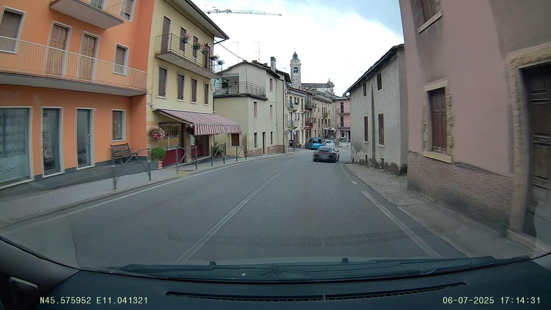 Street view near Albergo Tomelleri, Cerro Veronese — © Jacopo86 (CC BY-SA · Mapillary)