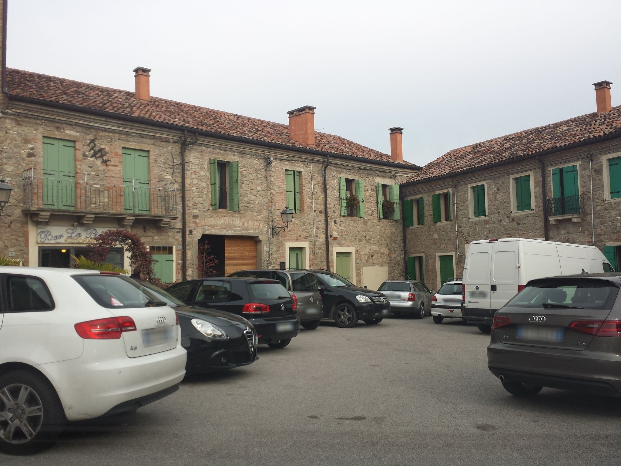 Street view near Villa De'Giacomi, Vò — © lucamenini (CC BY-SA · Mapillary)