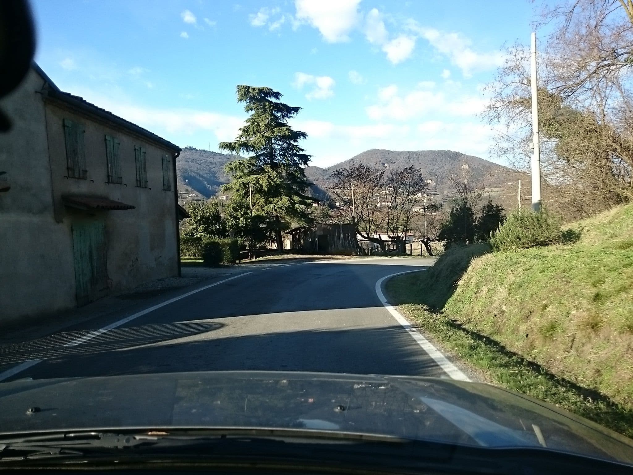 Street view near Agriturismo Colle Del Barbarossa, Vò — © voschix (CC BY-SA · Mapillary)