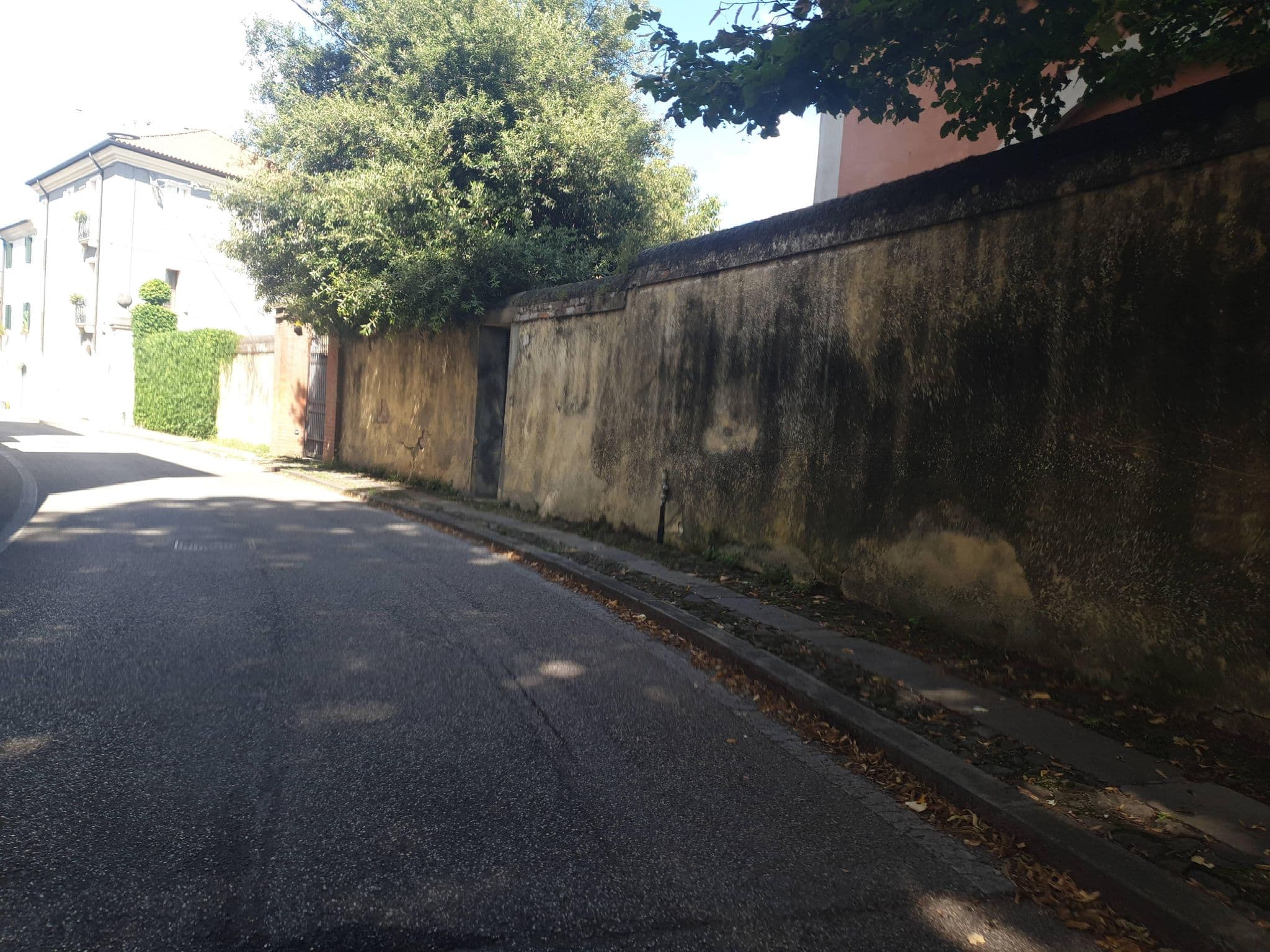 Street view near Villa Albrizzi, Este — © voschix (CC BY-SA · Mapillary)