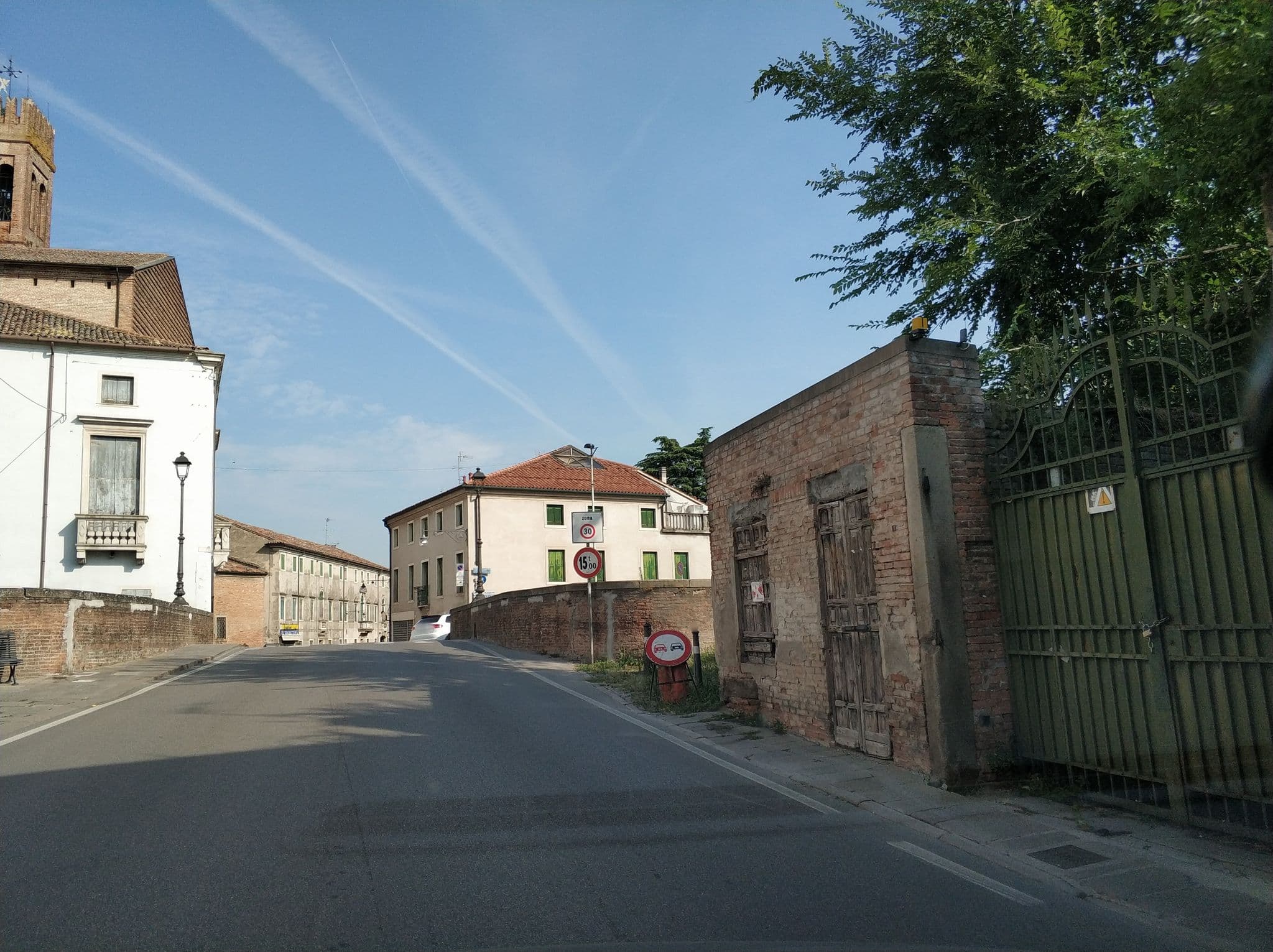 Street view near Agrituristica Alla Fonte Az Agricola di Feresin Sebastiano, Este — © canfe (CC BY-SA · Mapillary)