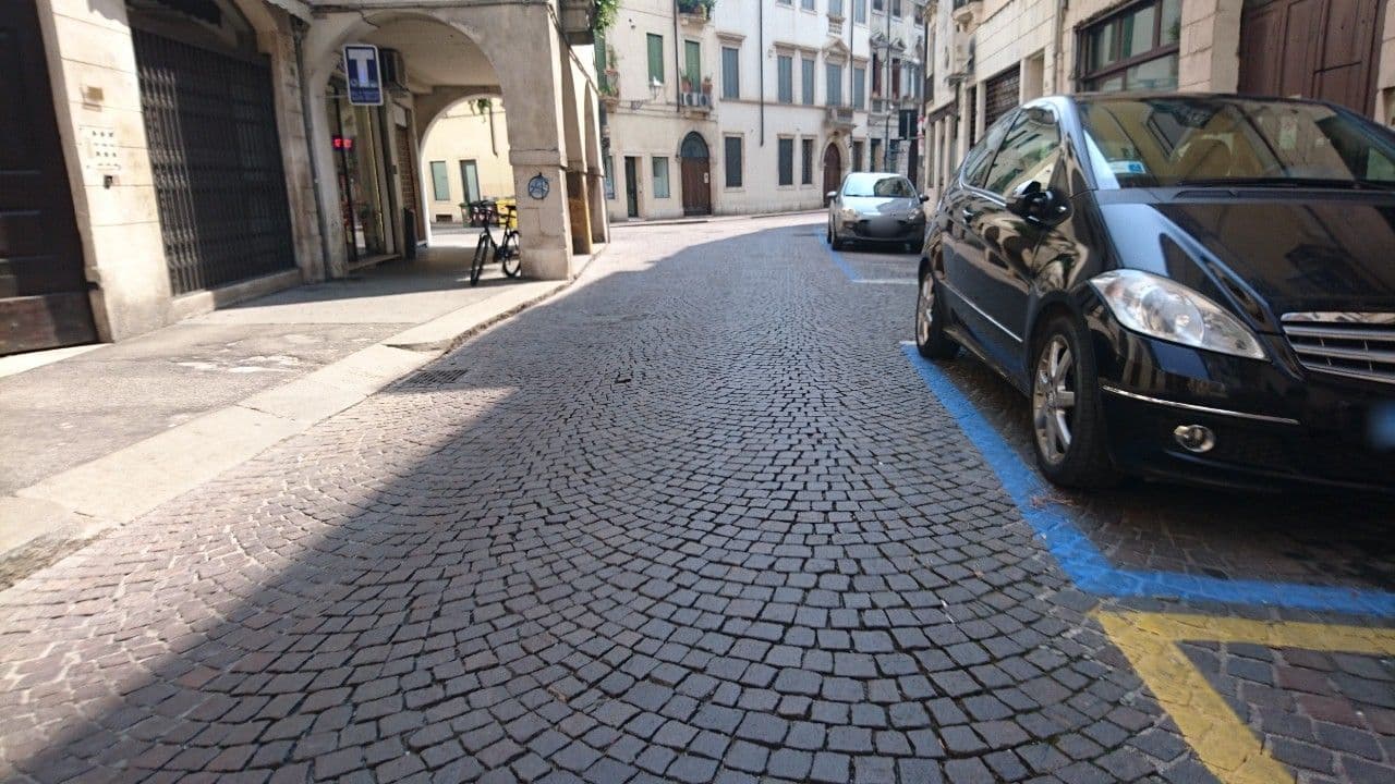 Street view near Casa Guido Vicenza, Vicenza — © voschix (CC BY-SA · Mapillary)