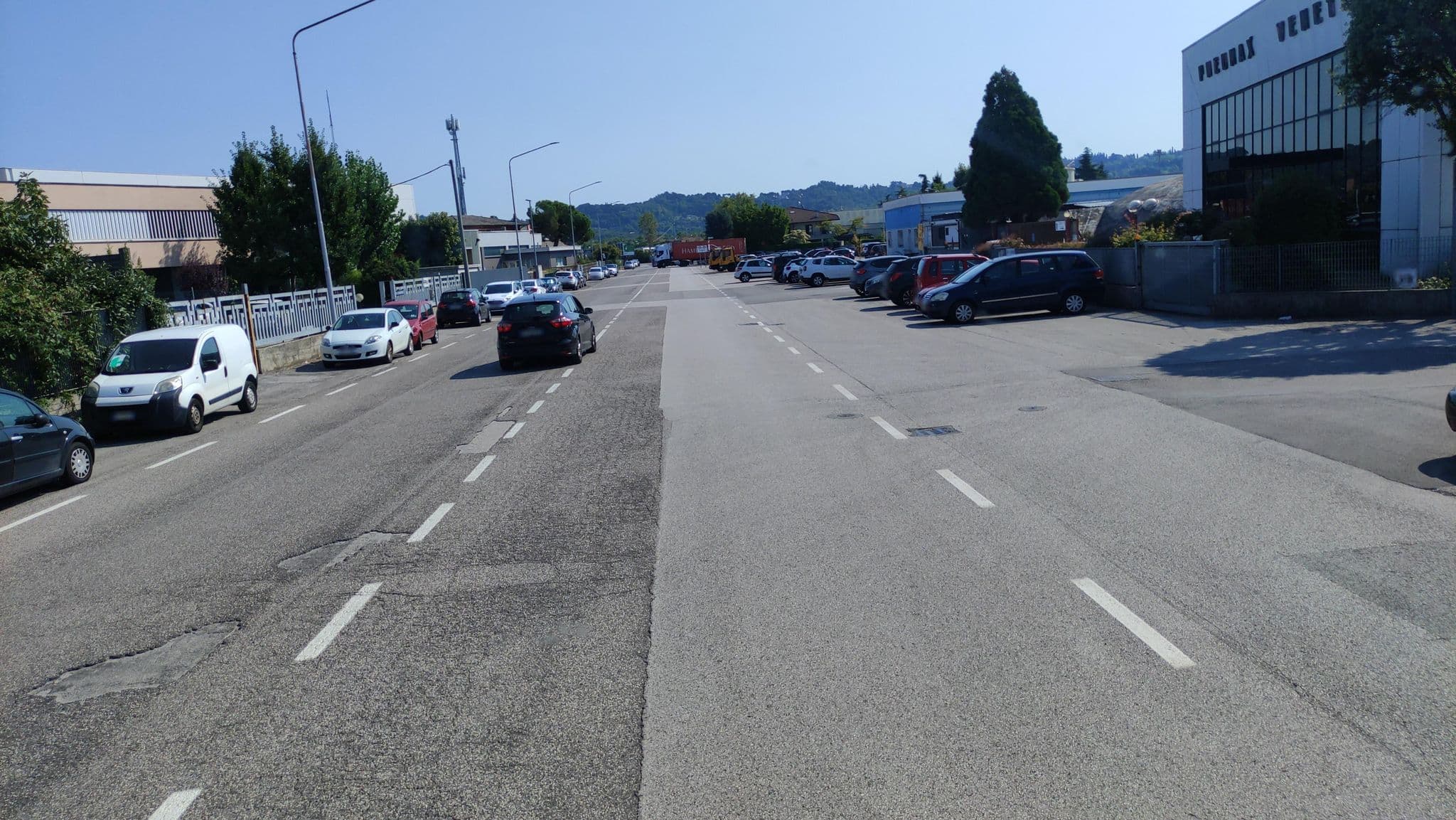 Street view near Idea Albergo SRL, Creazzo — © klimakas (CC BY-SA · Mapillary)