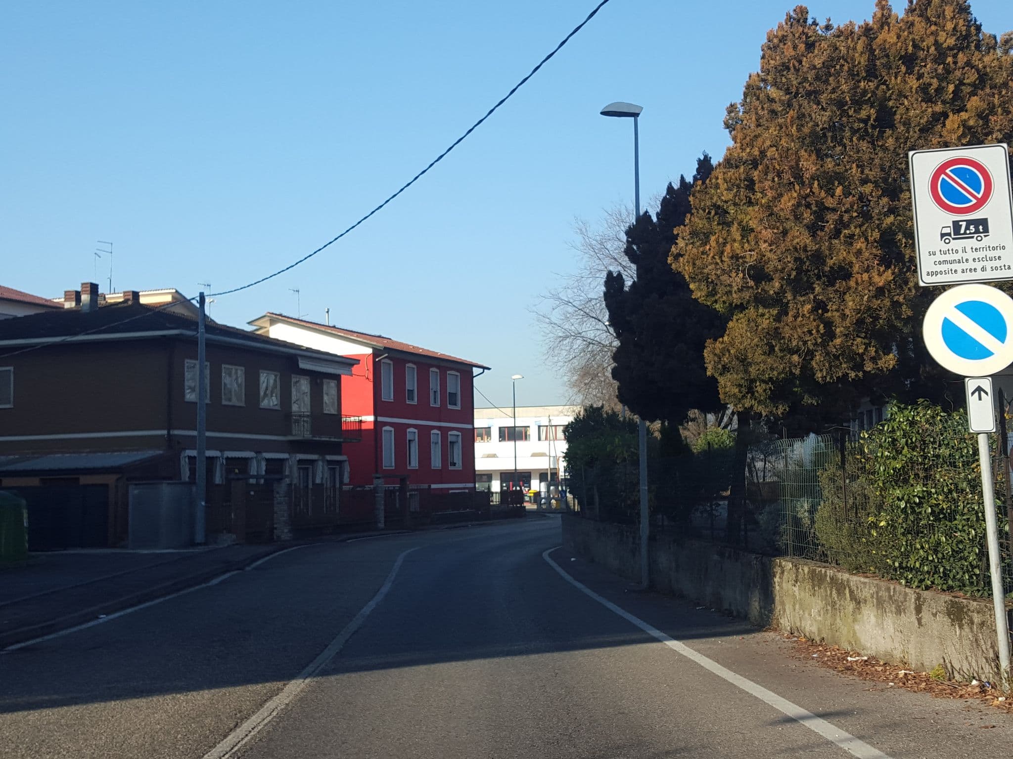 Street view near Ac Hotel Vicenza, Creazzo — © lucamenini (CC BY-SA · Mapillary)
