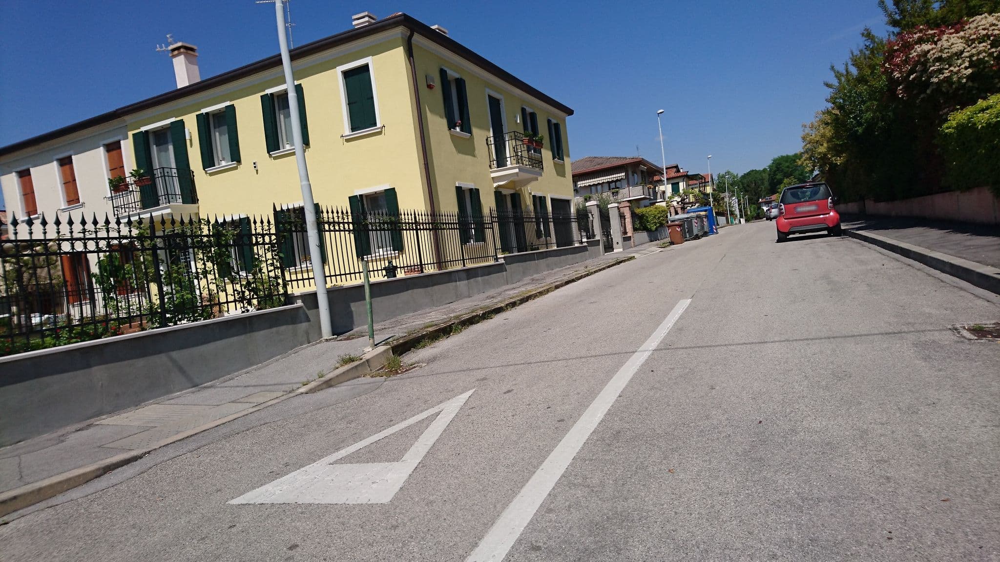 Street view near Small Hotel Royal, Padua — © voschix (CC BY-SA · Mapillary)