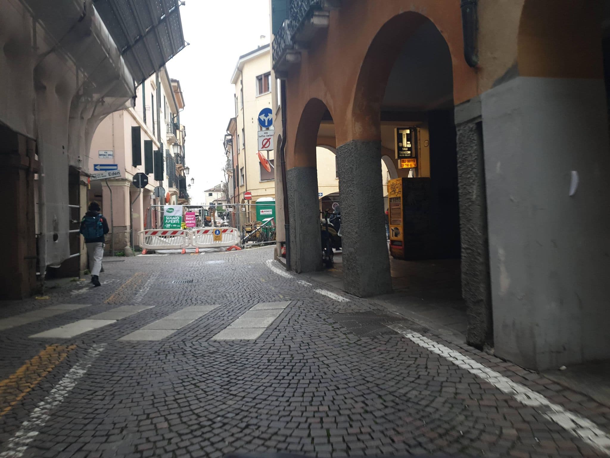 Street view near Locanda la perla, Padua — © voschix (CC BY-SA · Mapillary)