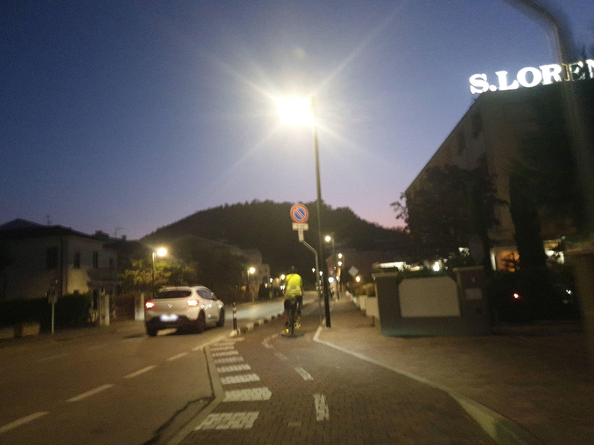 Street view near Albergo Termale San Lorenzo, Abano Terme — © voschix (CC BY-SA · Mapillary)