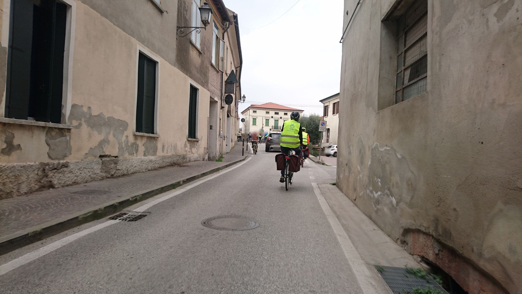 Street view near Dimora Arco di Mezzo, Battaglia Terme — © voschix (CC BY-SA · Mapillary)