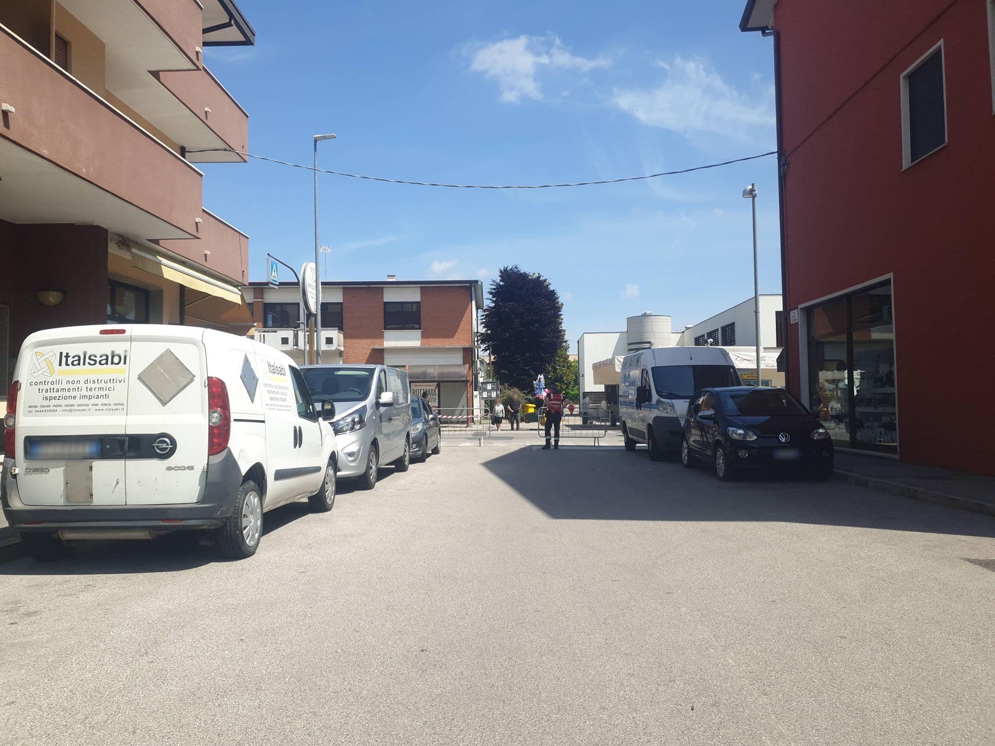 Street view near Hotel Colonna di Luciano Friso, Albignasego — © voschix (CC BY-SA · Mapillary)