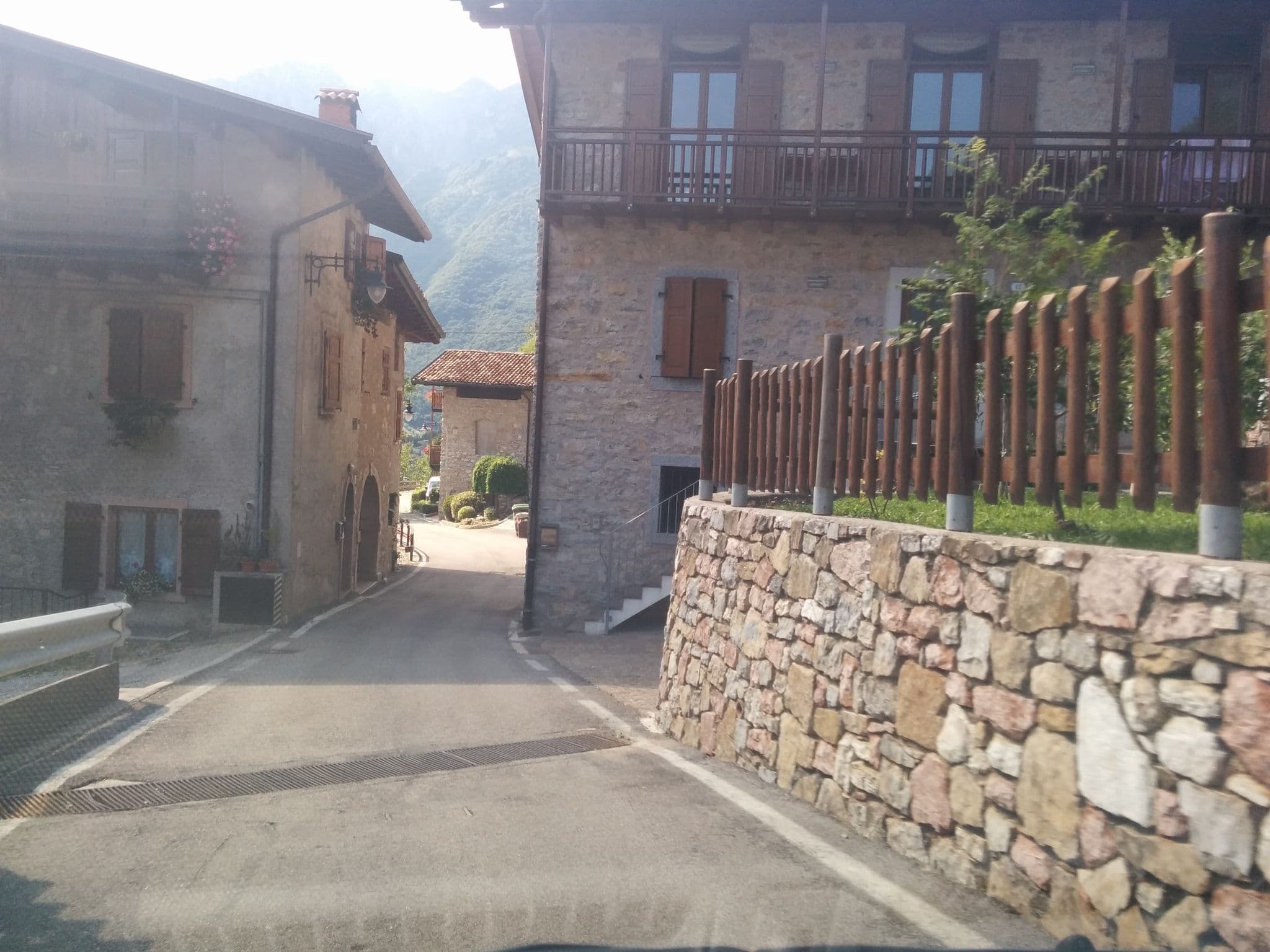 Street view near Casa Calvola, Arco — © napo (CC BY-SA · Mapillary)